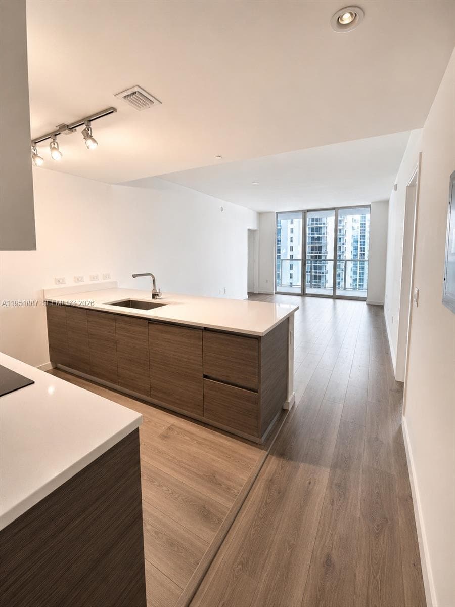 1100 S Miami Ave # 2111, Miami, FL 33130 photo 3
