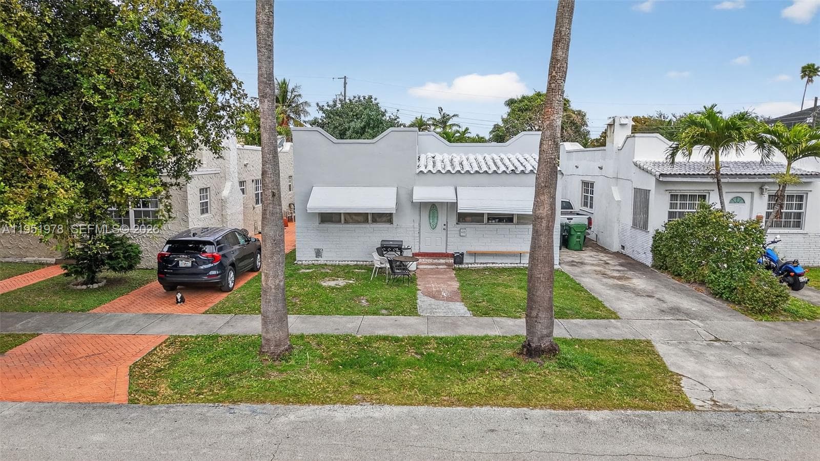 623 NE 4th St, Hallandale Beach, FL 33009 photo 3