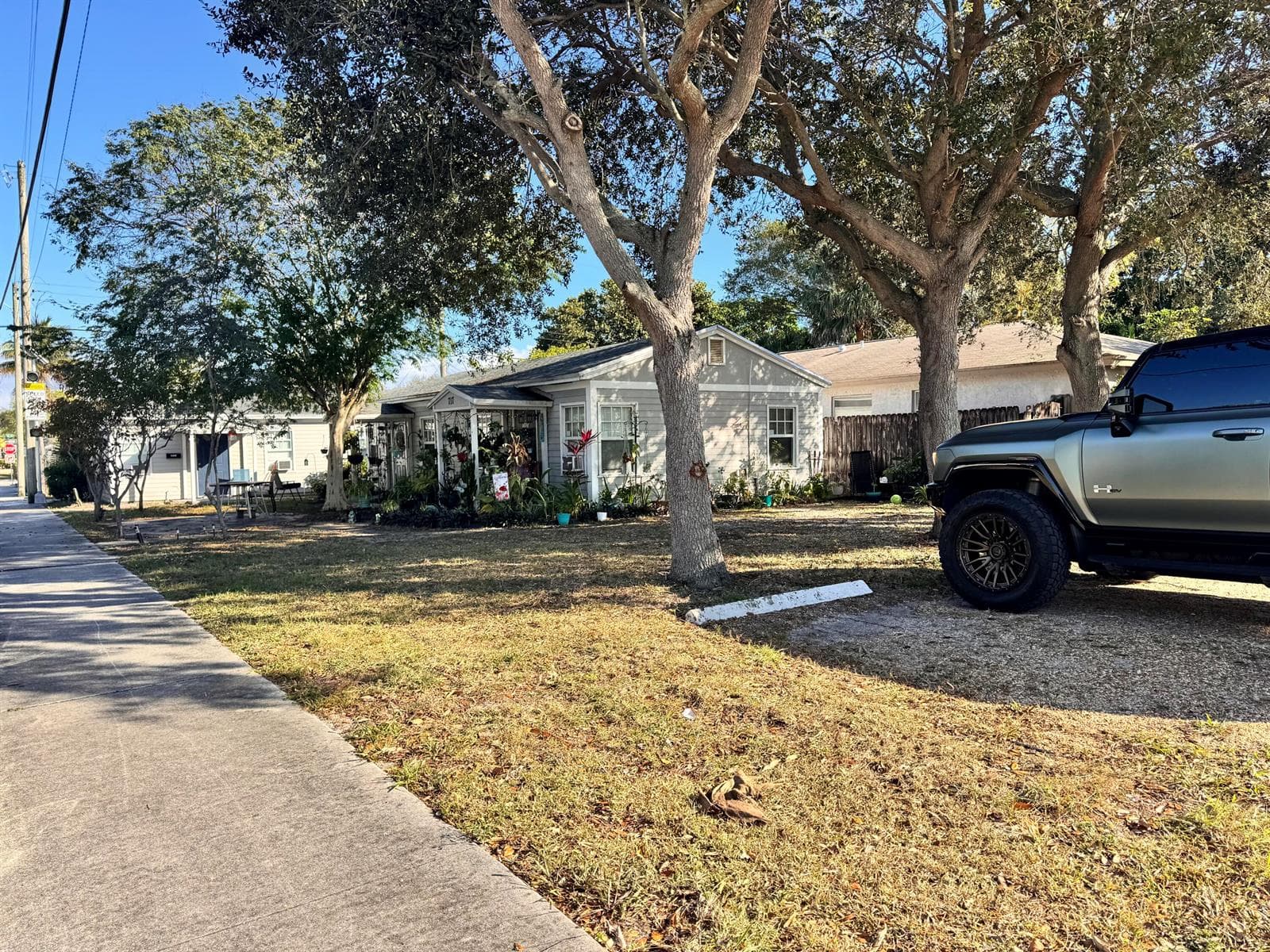 717 8th Avenue N, FL 33460 photo 3