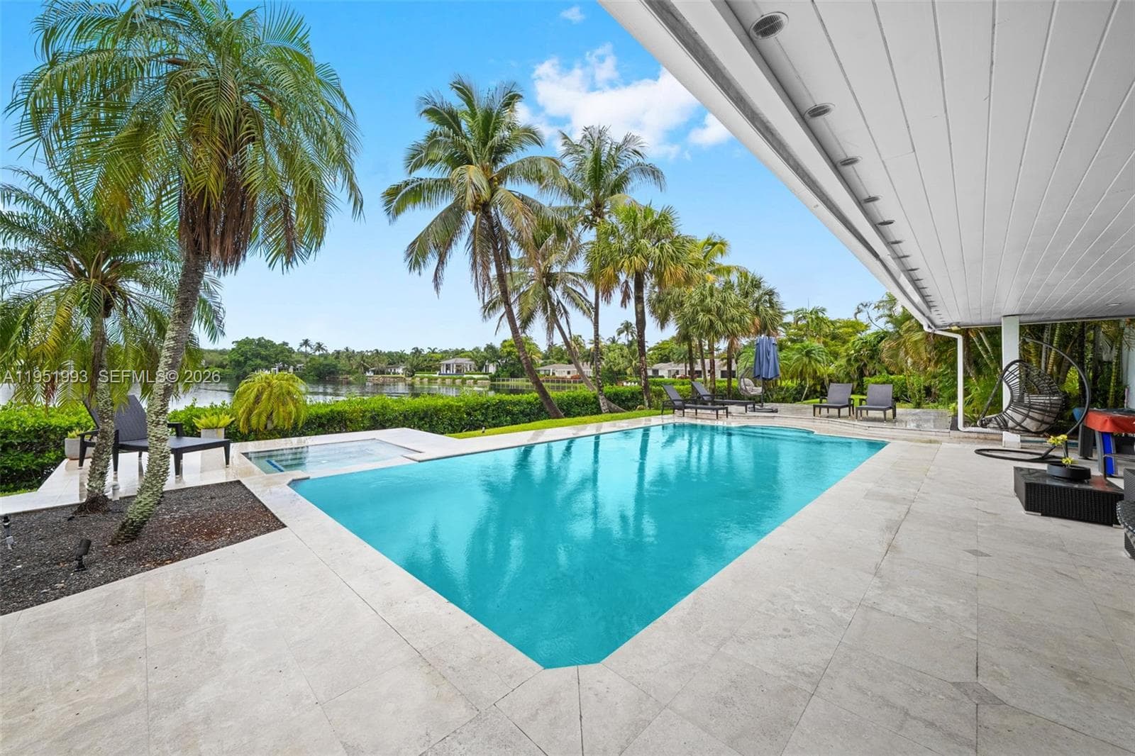 415 Rovino Ave, Coral Gables, FL 33156 photo 4
