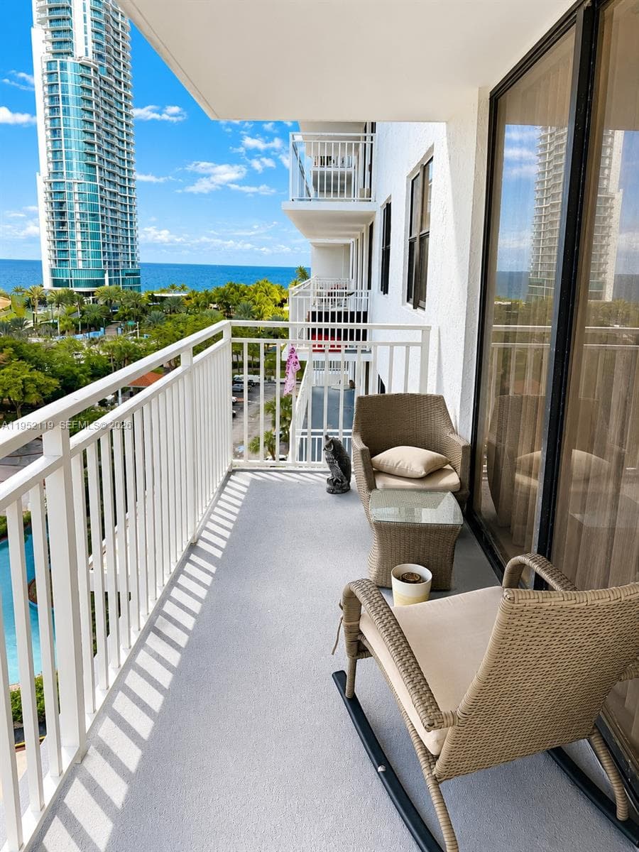 210 174th St # 911, Sunny Isles Beach, FL 33160 photo 2