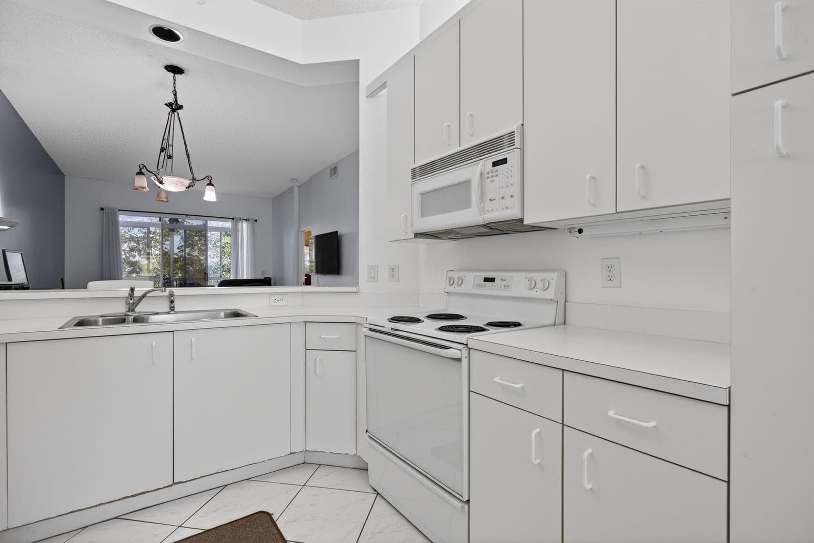 9575 Weldon Circle # Apt C413, Tamarac, FL 33321 photo 2