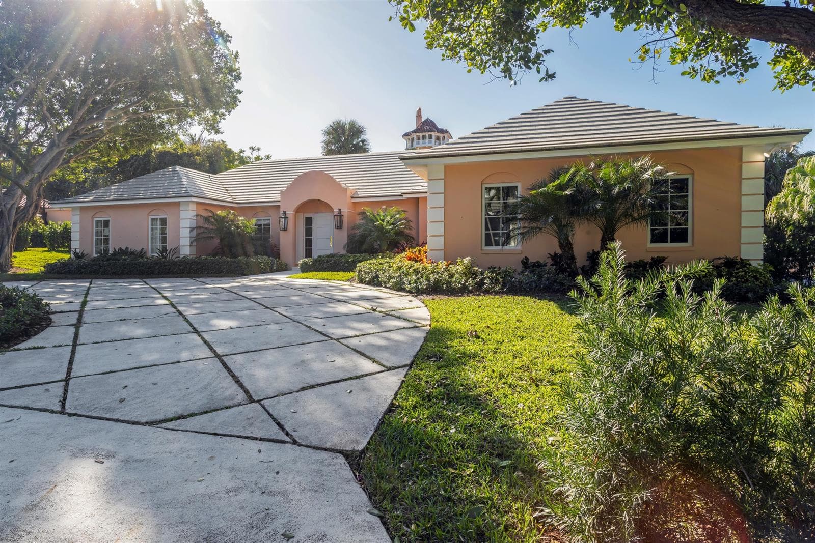 124 Woodbridge Road, Palm Beach, FL 33480 photo 3