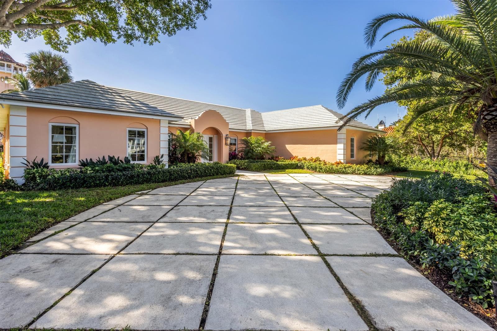 124 Woodbridge Road, Palm Beach, FL 33480 photo 5