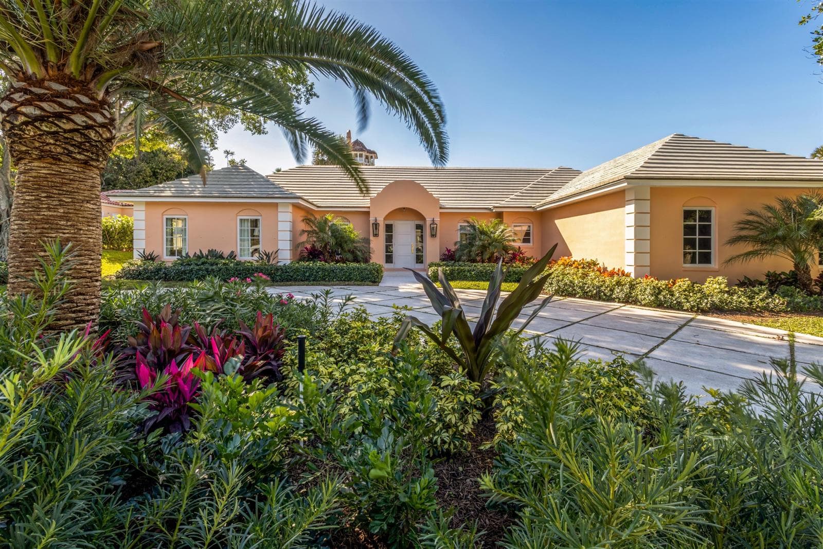 124 Woodbridge Road, Palm Beach, FL 33480 photo 4