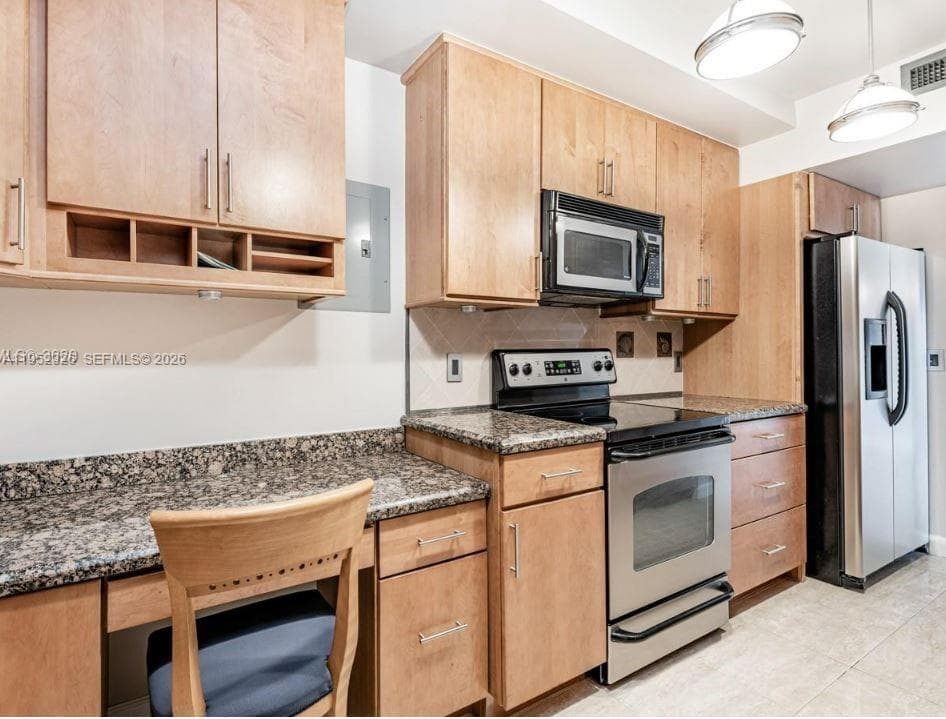4001 Hillcrest Dr # 914, Hollywood, FL 33021 photo 3