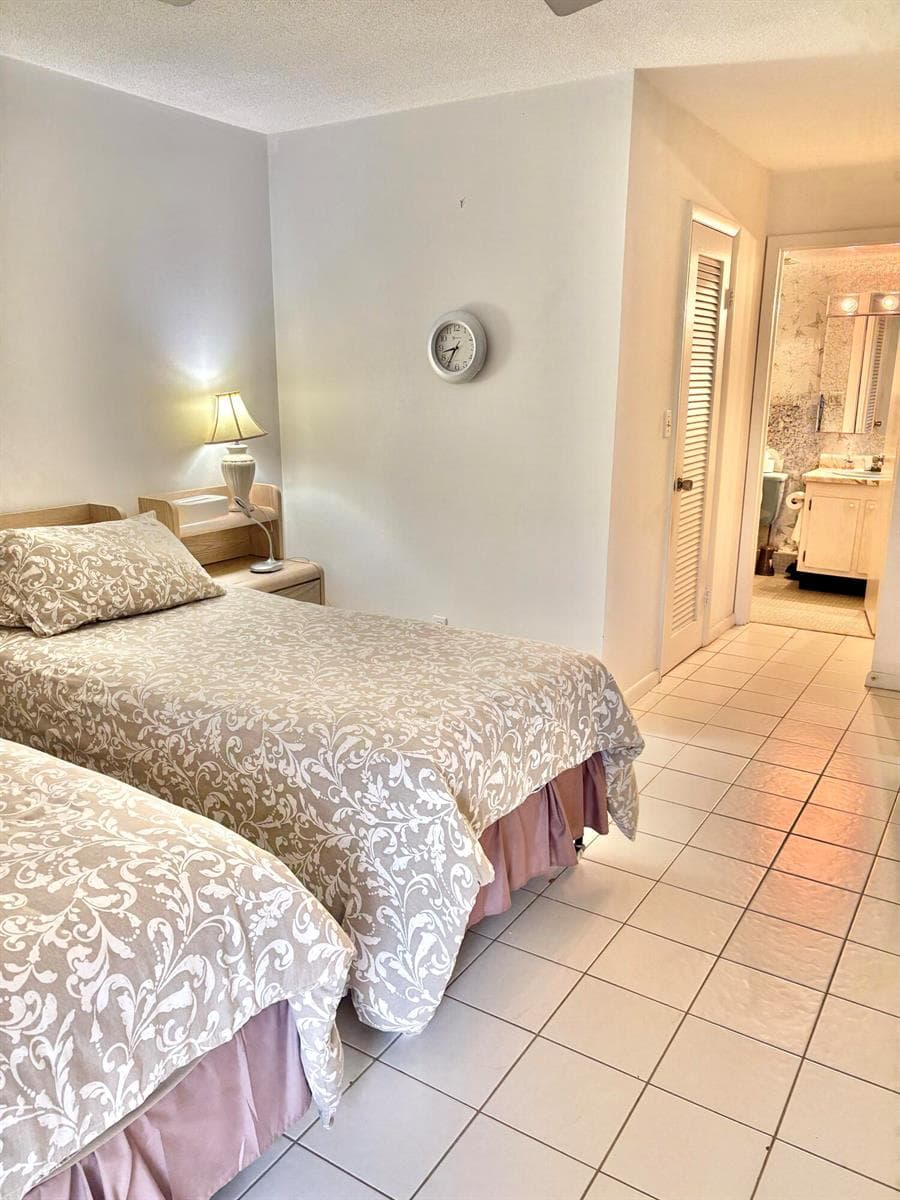 19 Golfs Edge F, West Palm Beach, FL 33417 photo 4