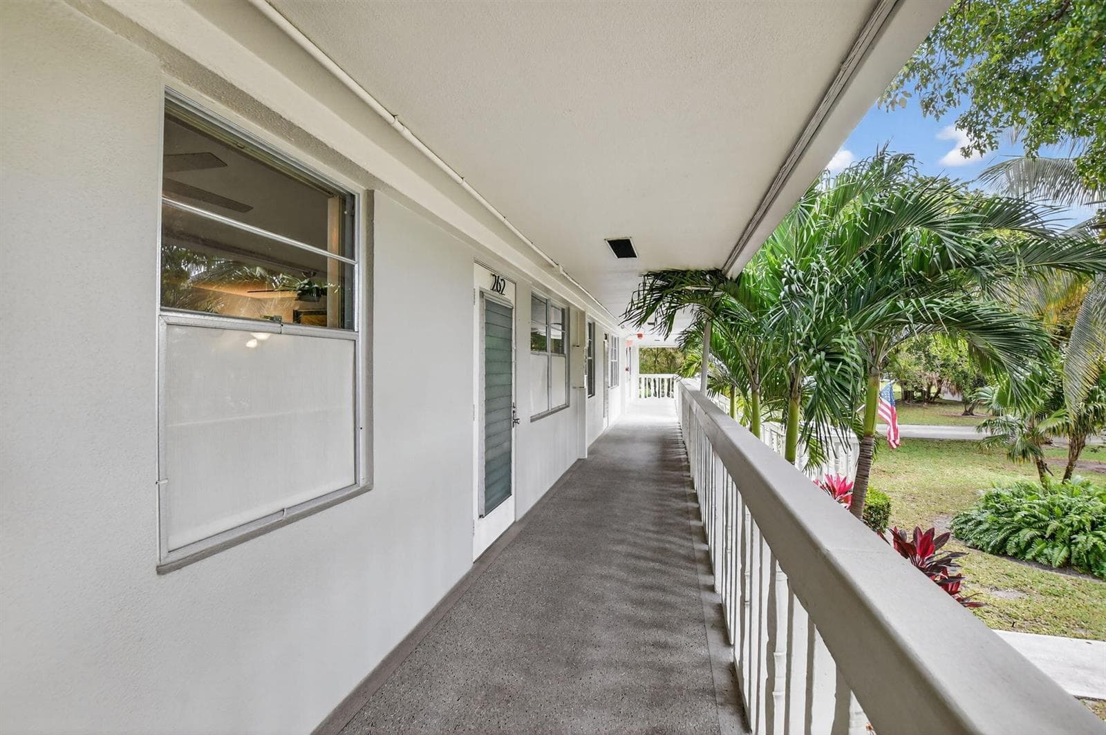 262 Ventnor R, Deerfield Beach, FL 33442 photo 2