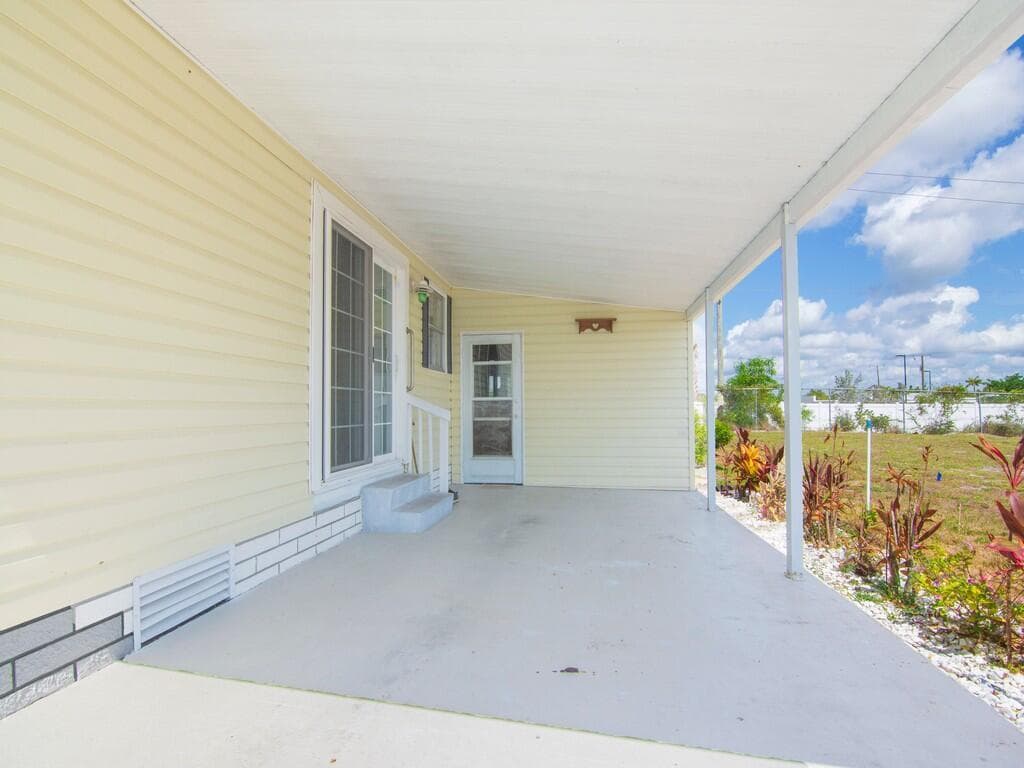 196 NE Emerald Drive, Jensen Beach, FL 34957 photo 3