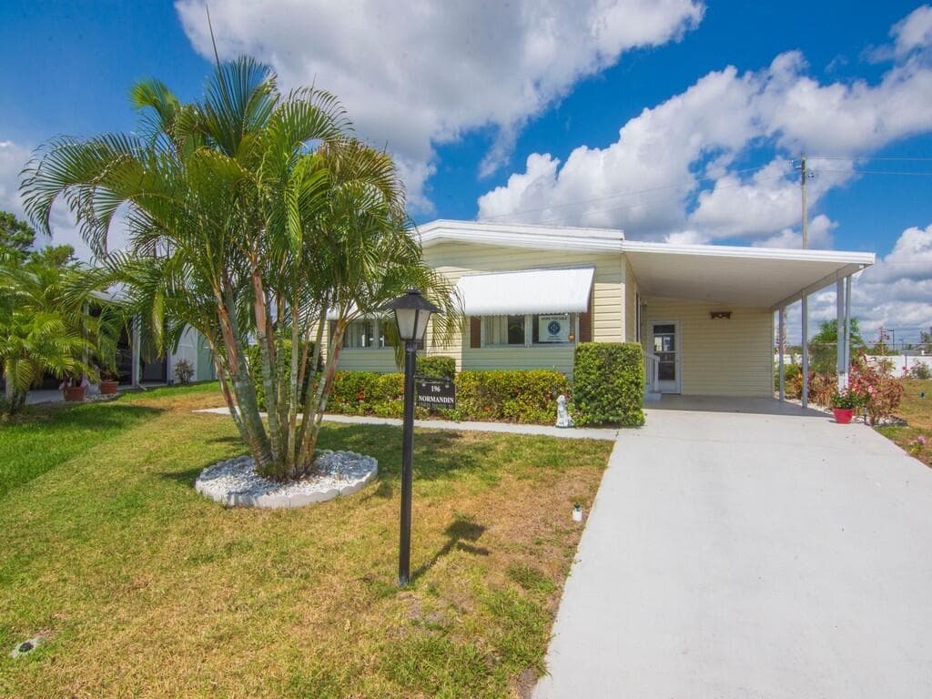 196 NE Emerald Drive, Jensen Beach, FL 34957 photo 5