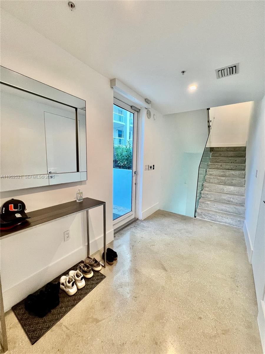 50 S Pointe Dr # LOFT5, Miami Beach, FL 33139 photo 2