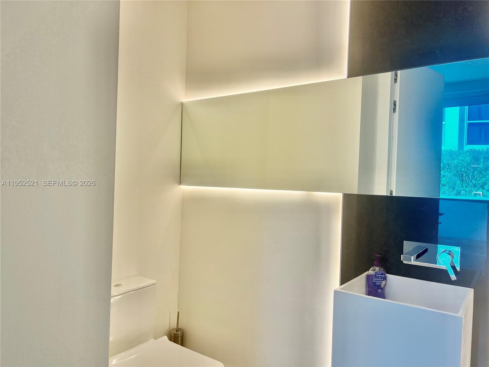 50 S Pointe Dr # LOFT5, Miami Beach, FL 33139 photo 3