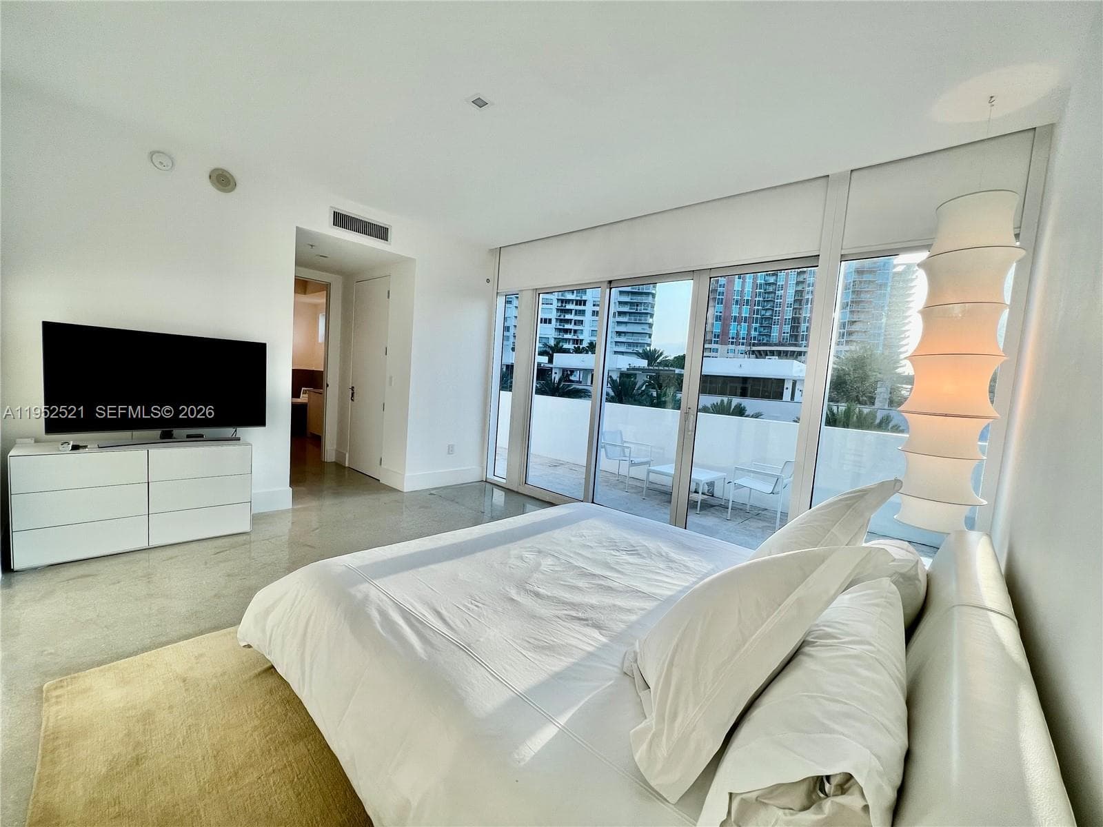 50 S Pointe Dr # LOFT5, Miami Beach, FL 33139 photo 4