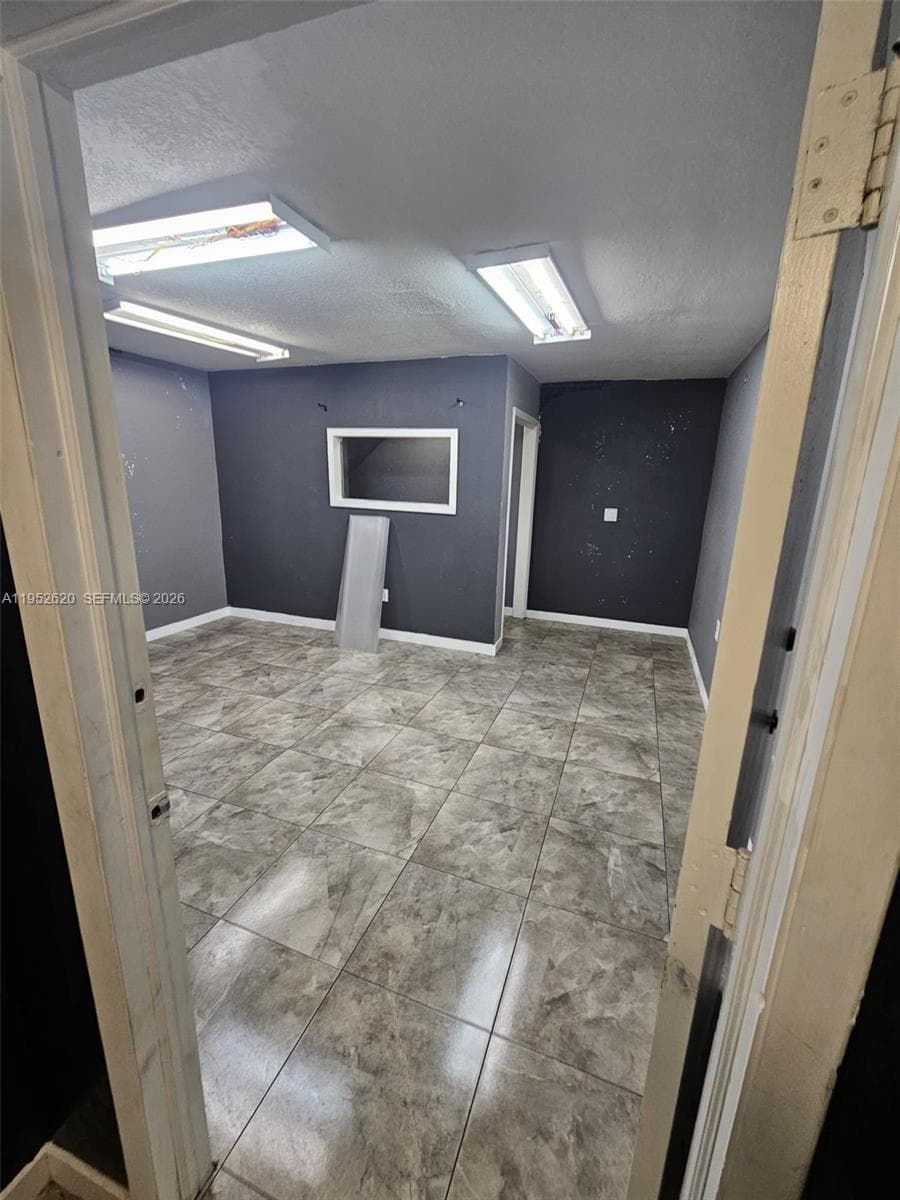6175 NW 167th St # G18, Hialeah, FL 33015 photo 4