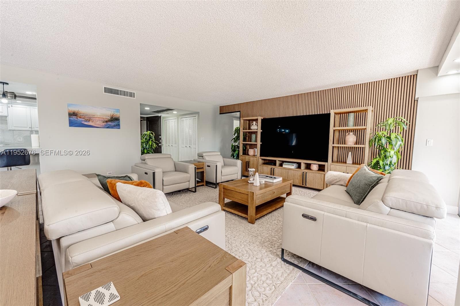 1800 NE 114th St # 909, Miami, FL 33181 photo 4