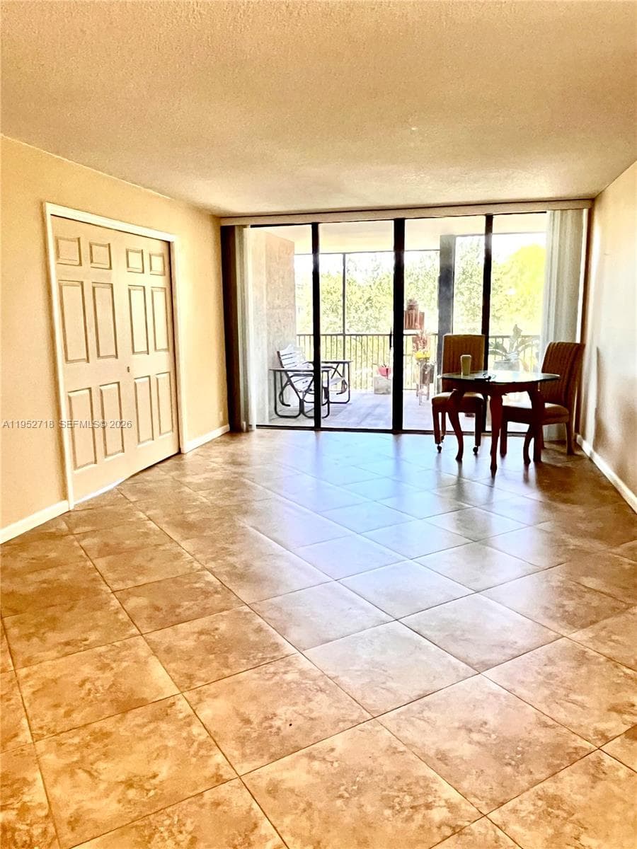 2806 N 46th Ave # D537, Hollywood, FL 33021 photo 2