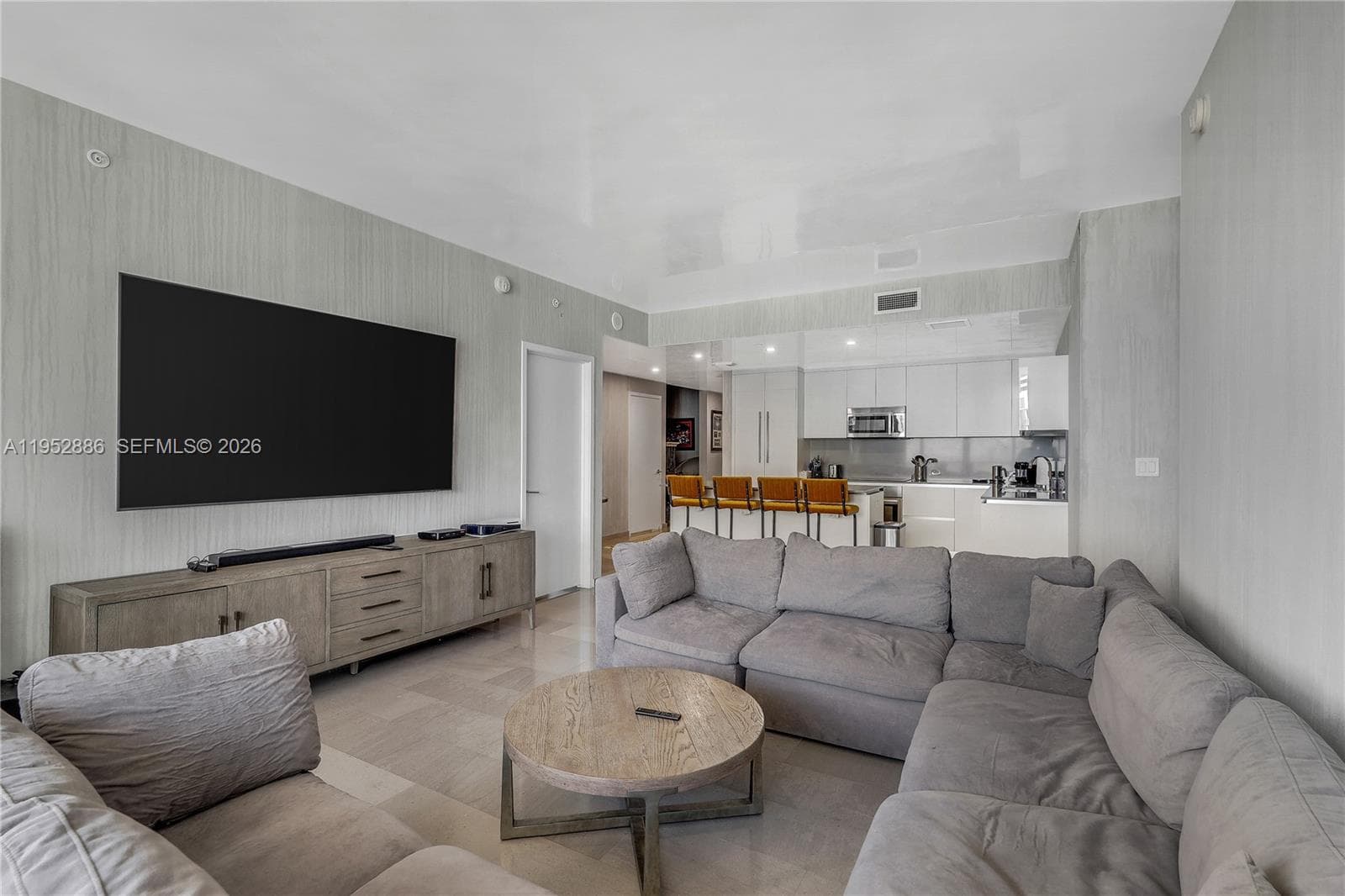 68 SE 6th St # 3309, Miami, FL 33131 photo 3