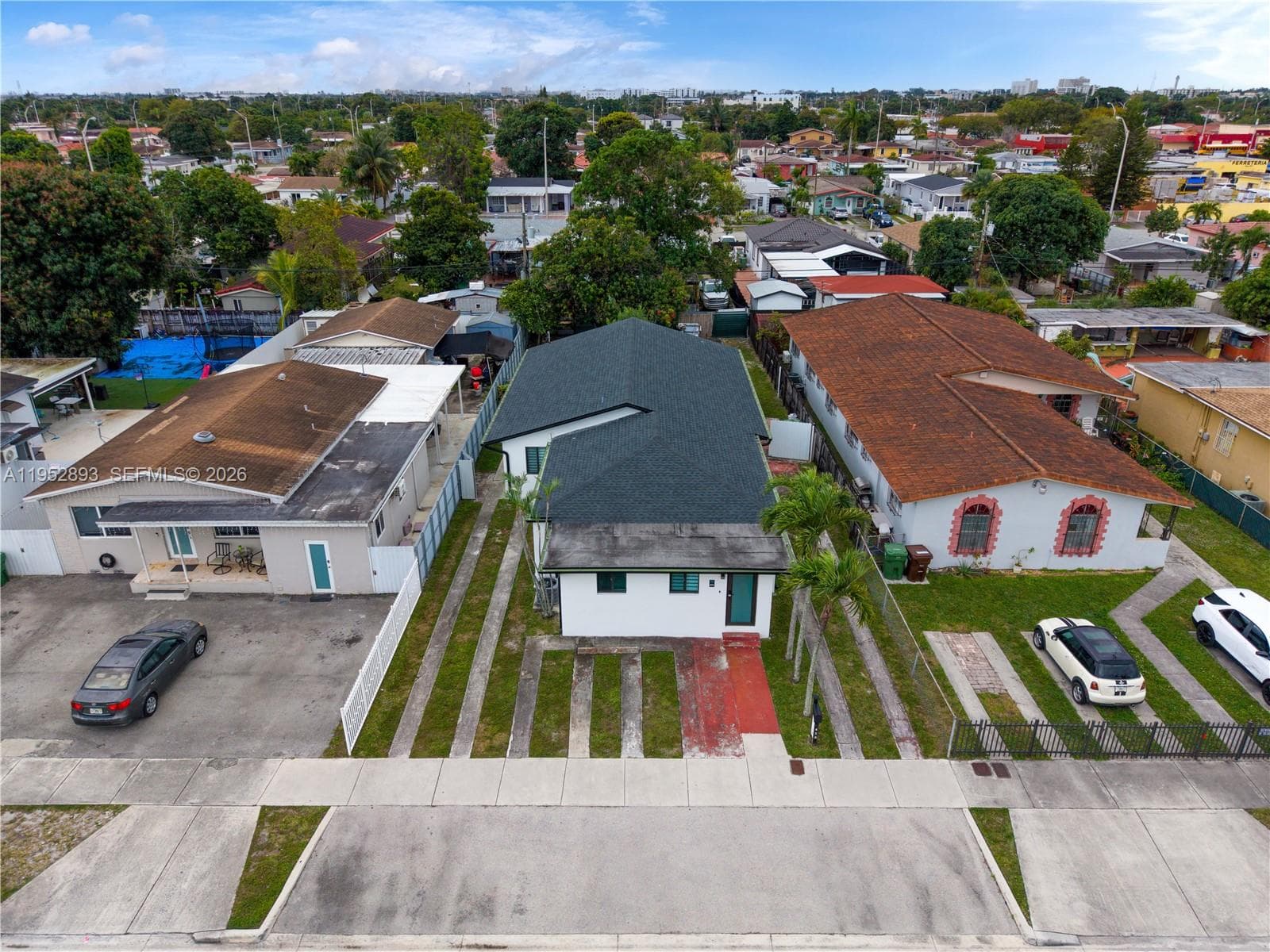 458 E 20th St, Hialeah, FL 33013 photo 2