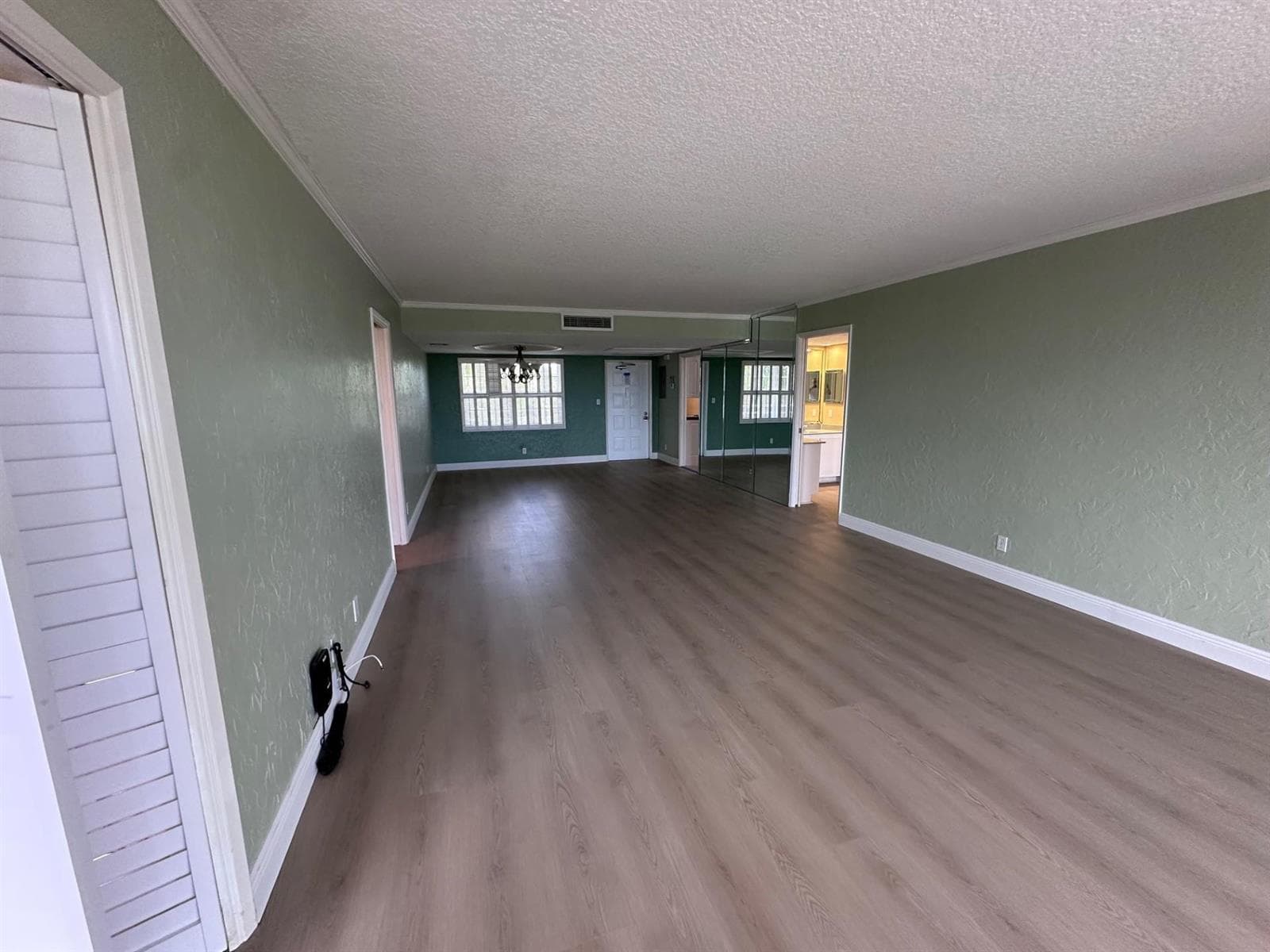 3850 Oaks Clubhouse Drive # 403, Pompano Beach, FL 33069 photo 2
