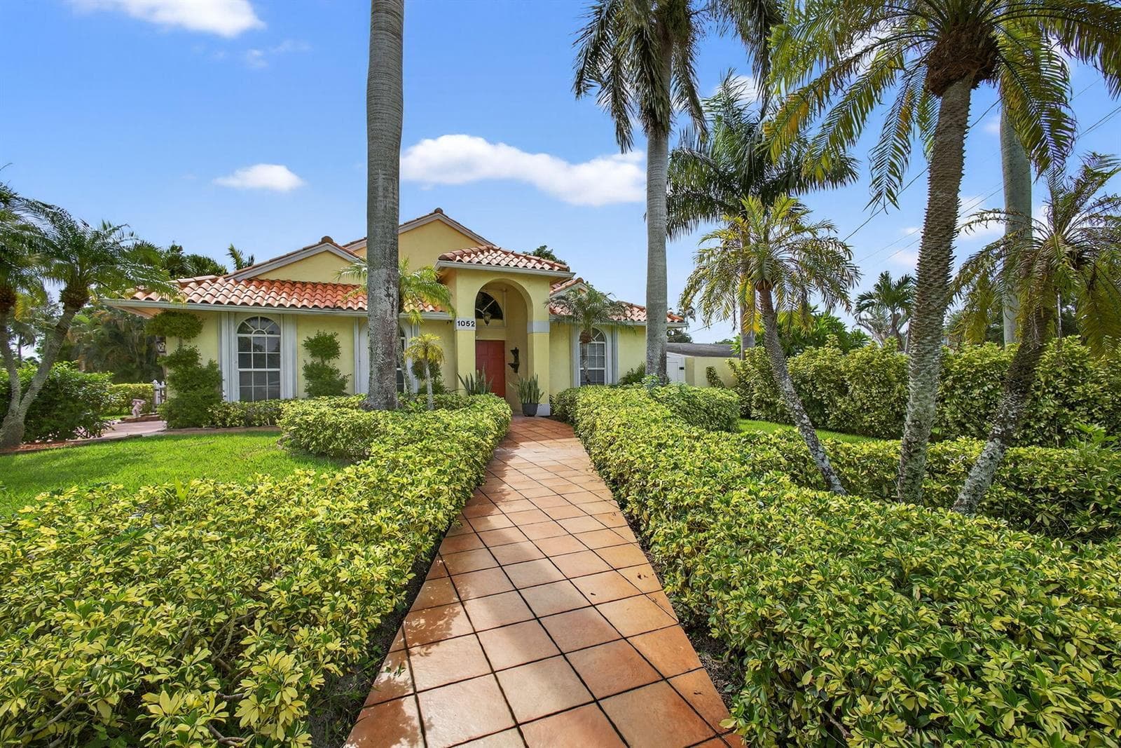 1052 W Shore Drive, West Palm Beach, FL 33406 photo 3