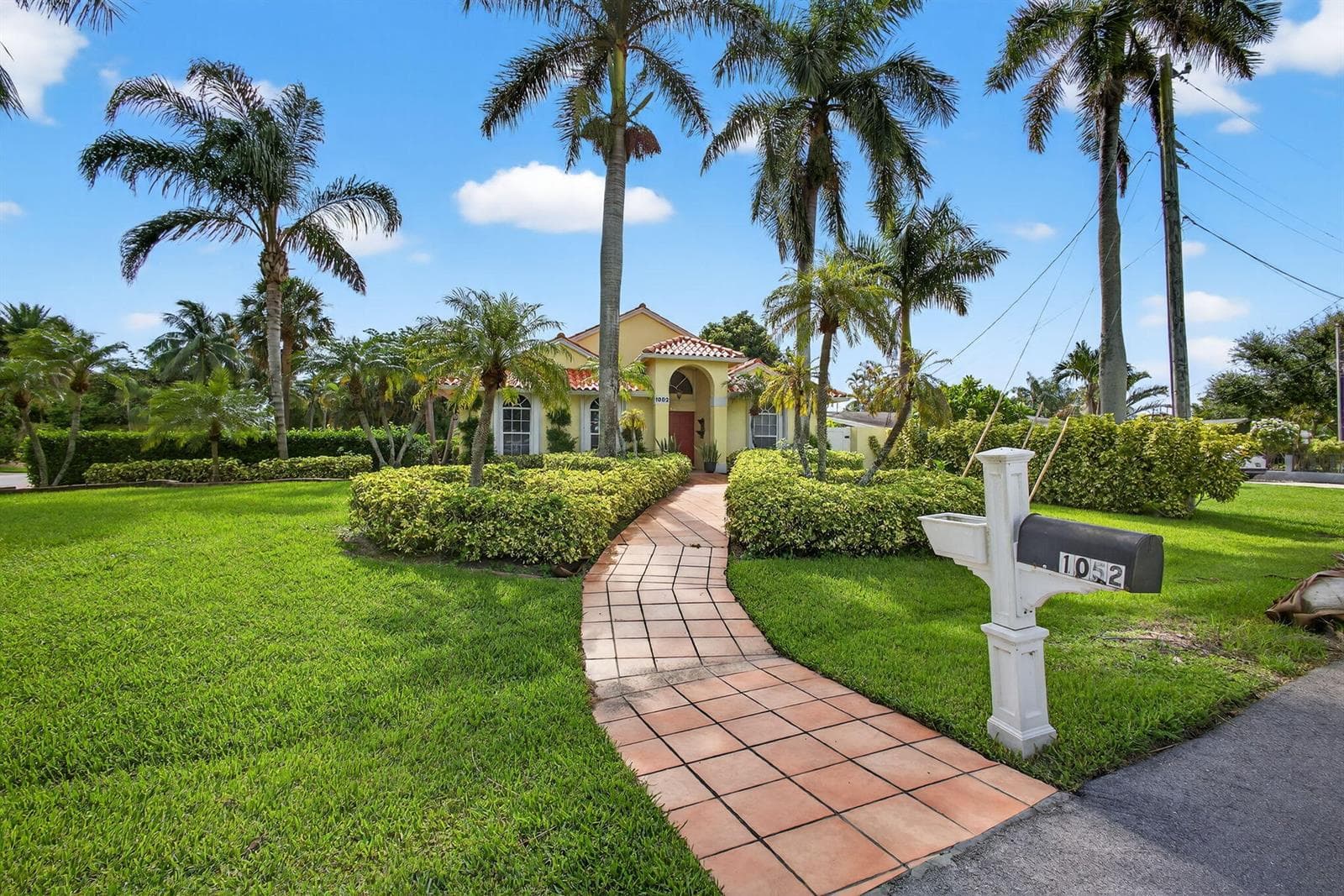1052 W Shore Drive, West Palm Beach, FL 33406 photo 4