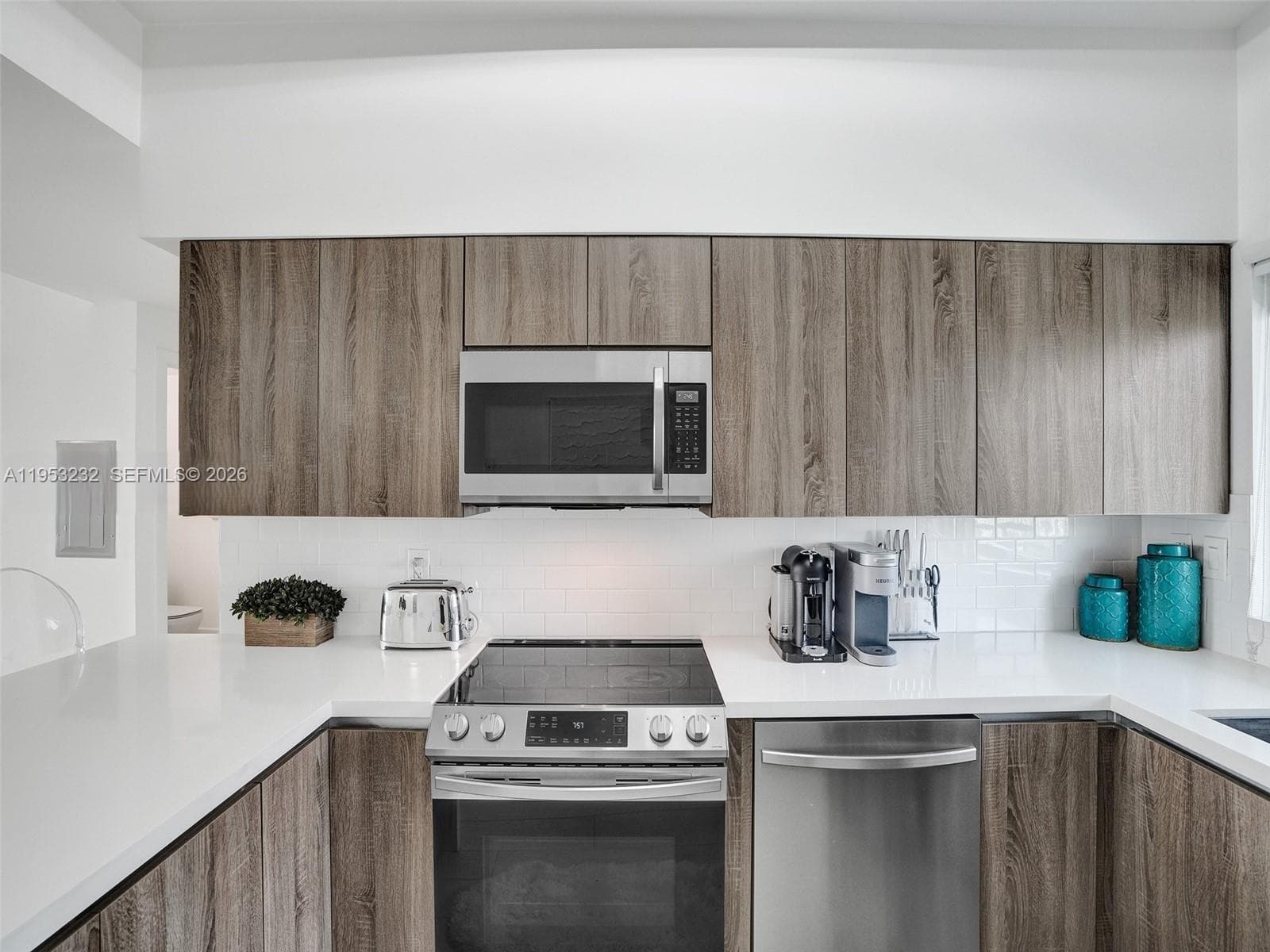 601 NE 36th St # 1003, Miami, FL 33137 photo 2