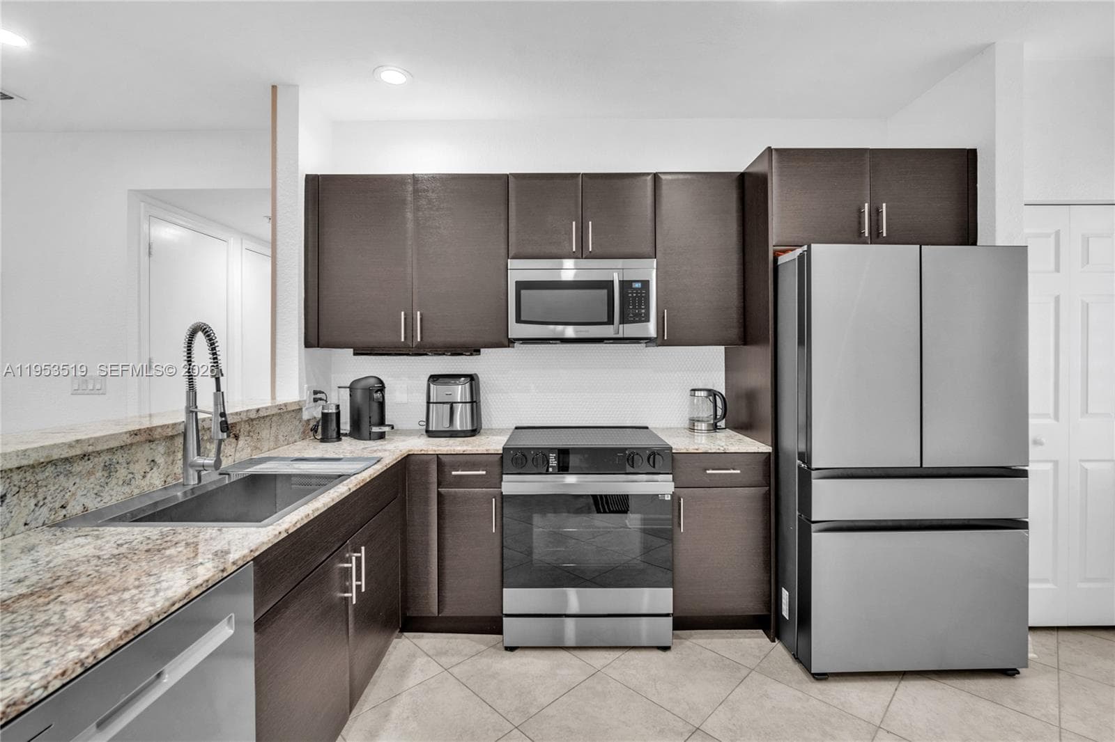 121 NW 2nd Ave # 4, Hallandale Beach, FL 33009 photo 5