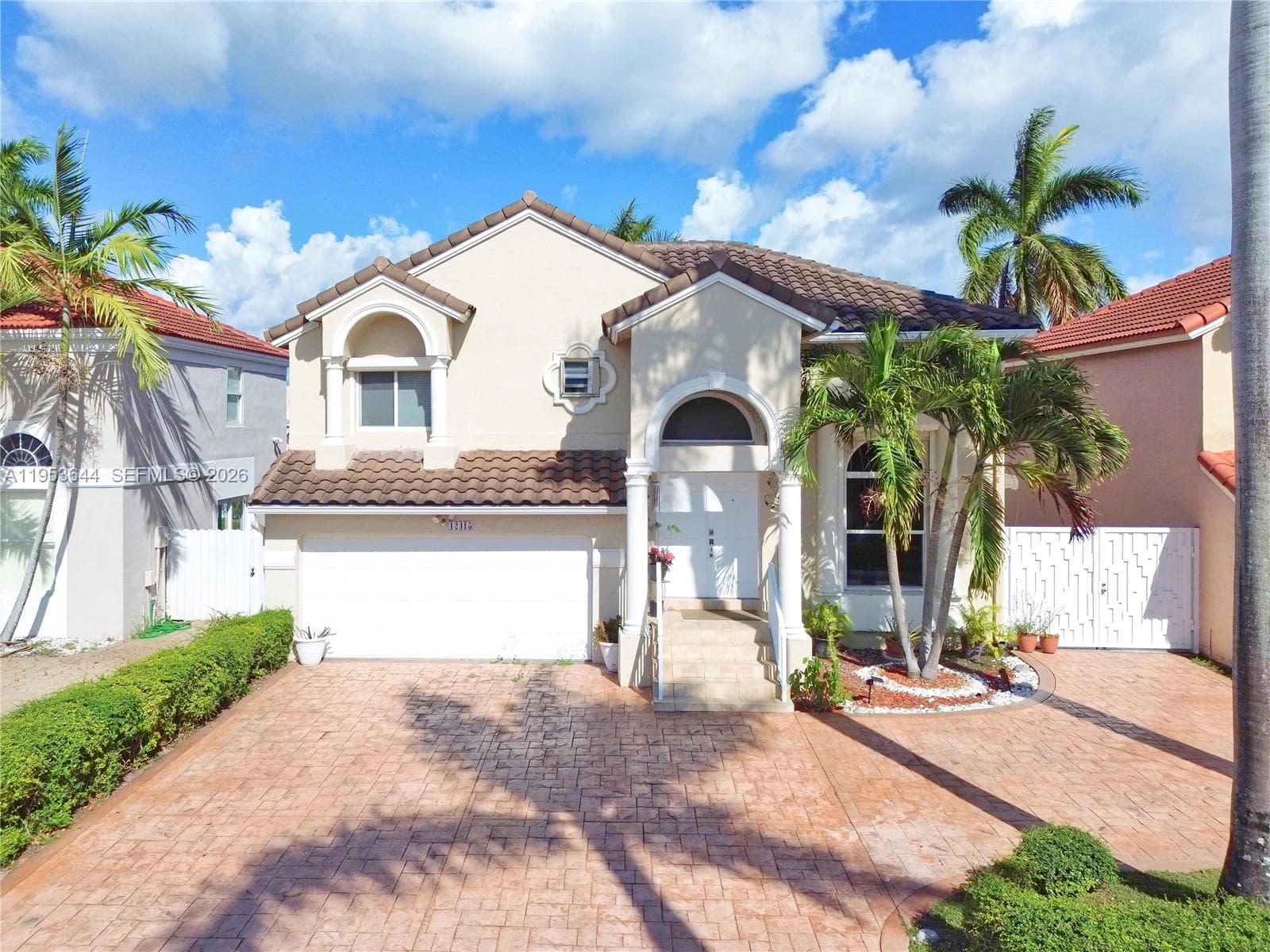 12415 NW 7th St, Miami, FL 33182 photo 2