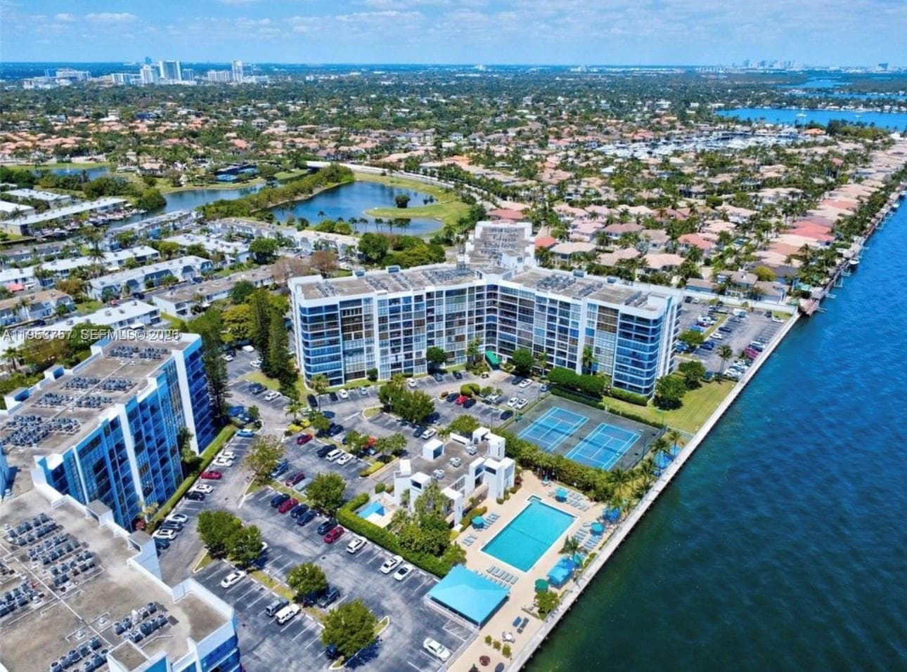 1000 Parkview Dr # 528, Hallandale Beach, FL 33009