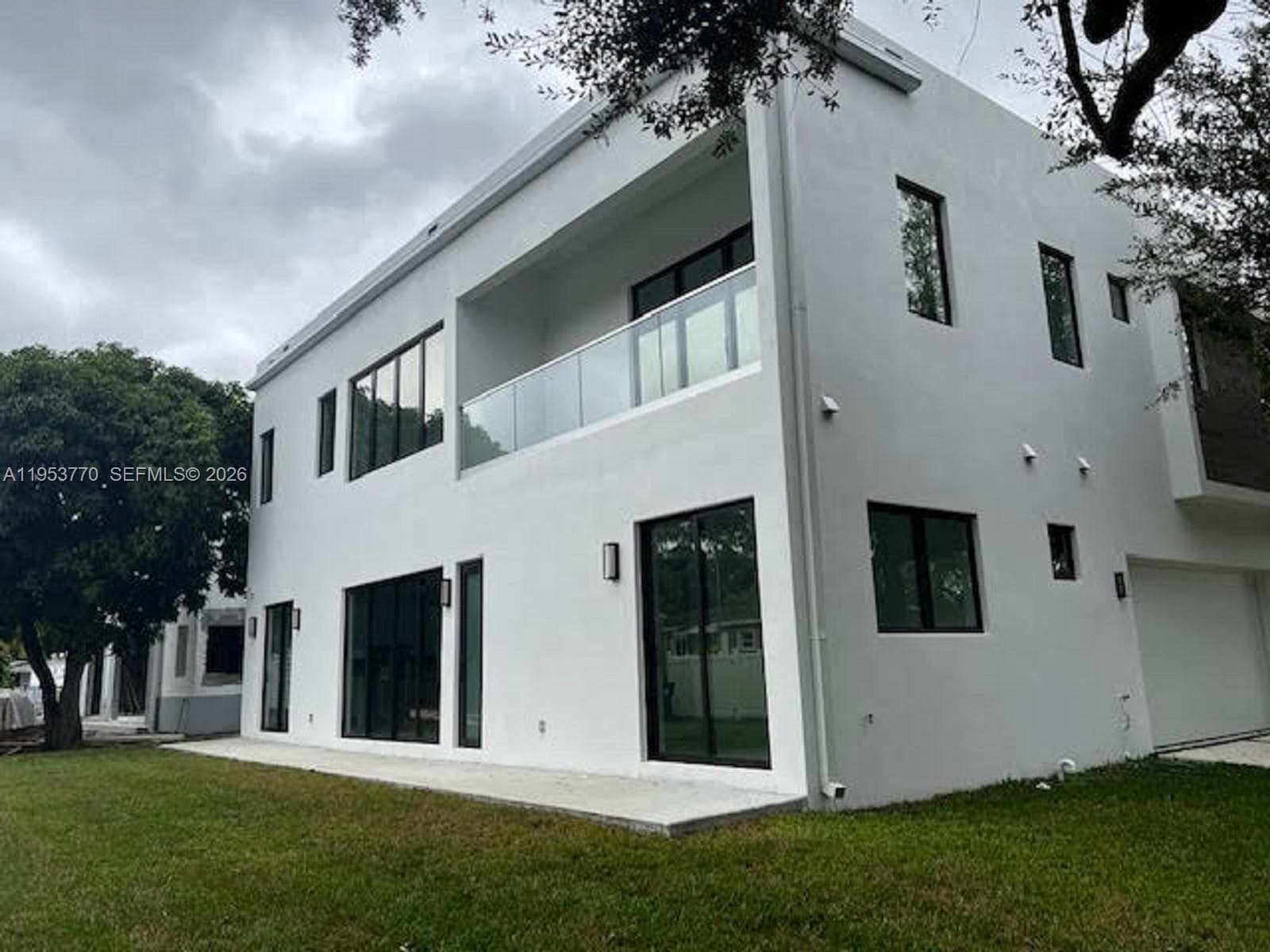 2 Hough Dr, Miami Springs, FL 33166 photo 4