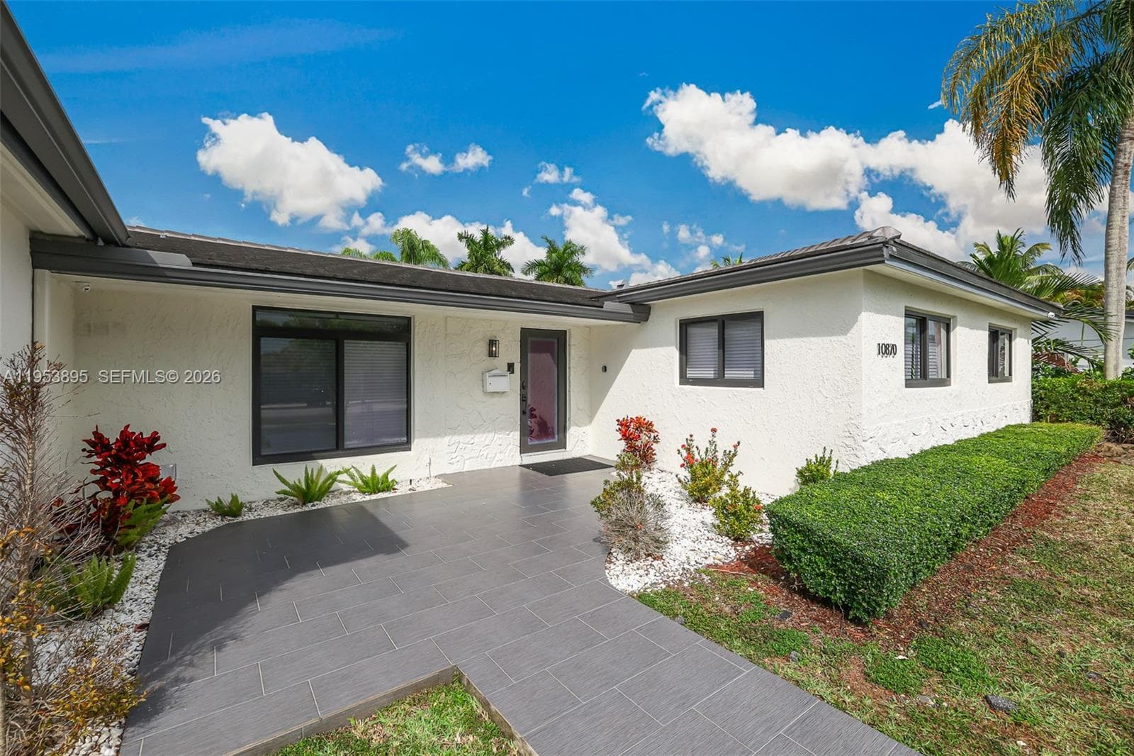 10870 SW 106th Ave, Miami, FL 33176 photo 2