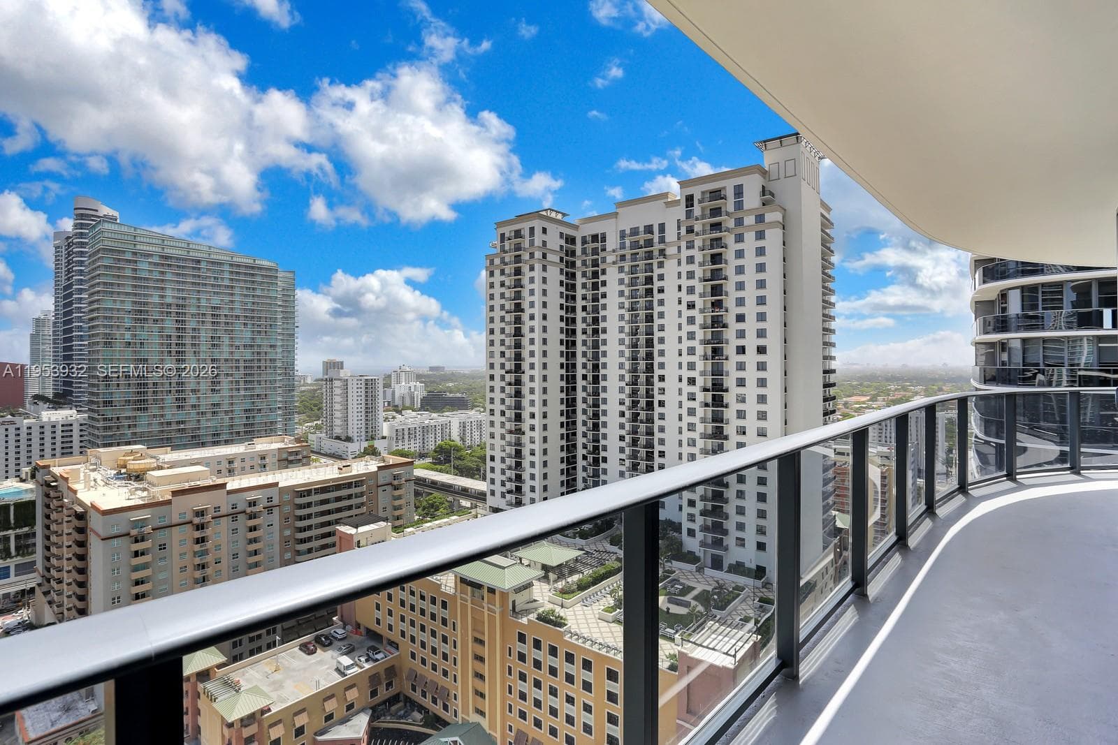 45 SW 9th St # 1806, Miami, FL 33130