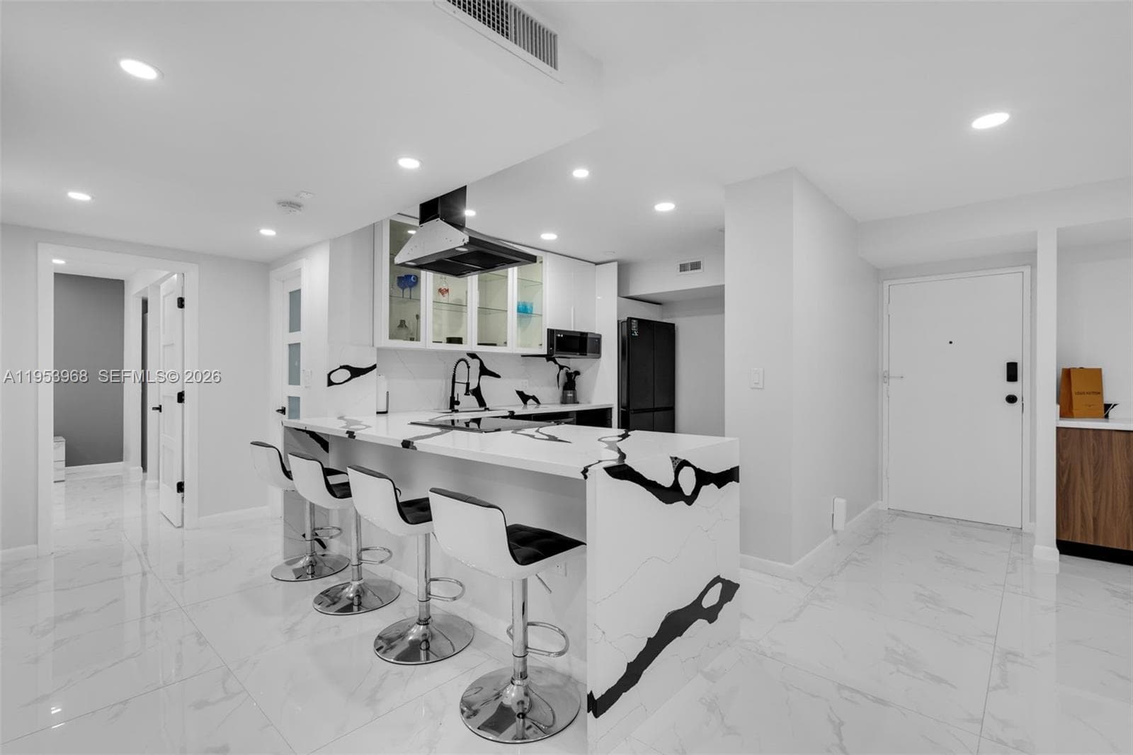 3800 Hillcrest Dr # 203, Hollywood, FL 33021 photo 2