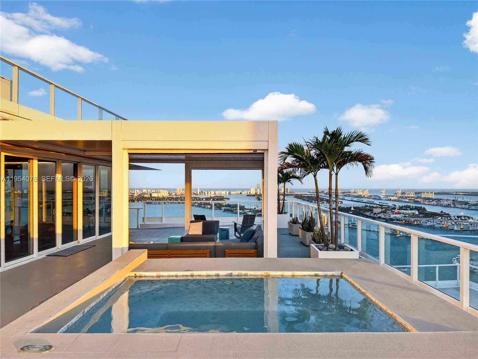 Paramount Bay photo 2