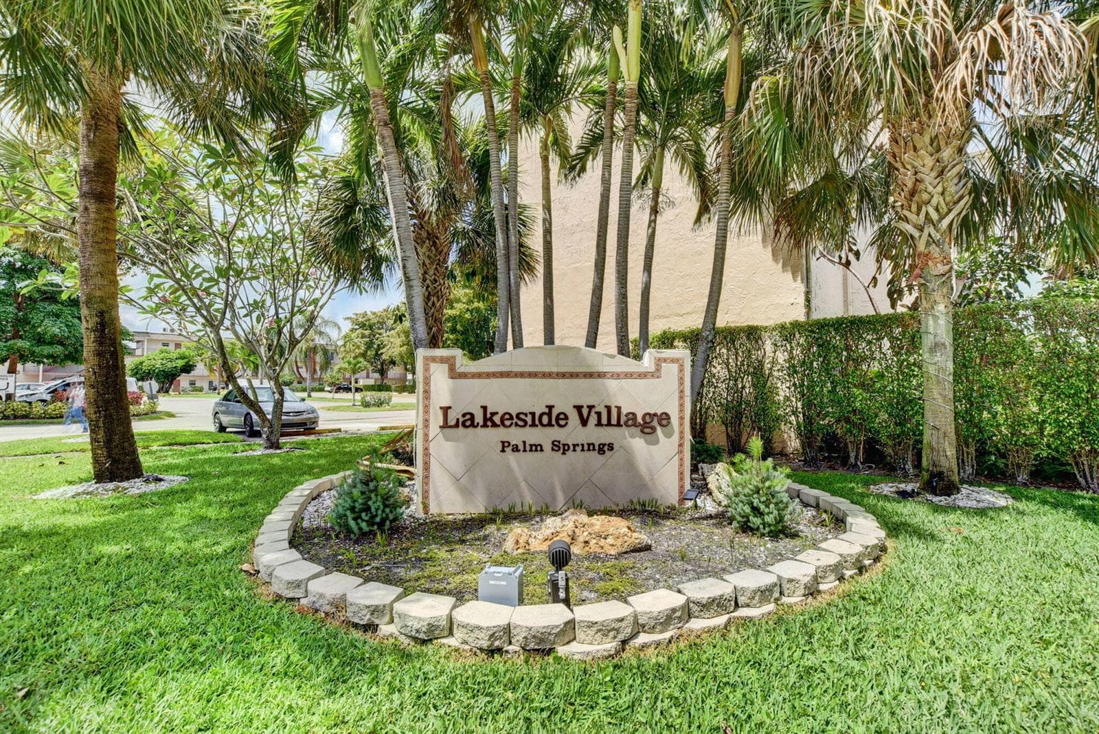 725 Lori Drive # 106, Palm Springs, FL 33461 photo 2