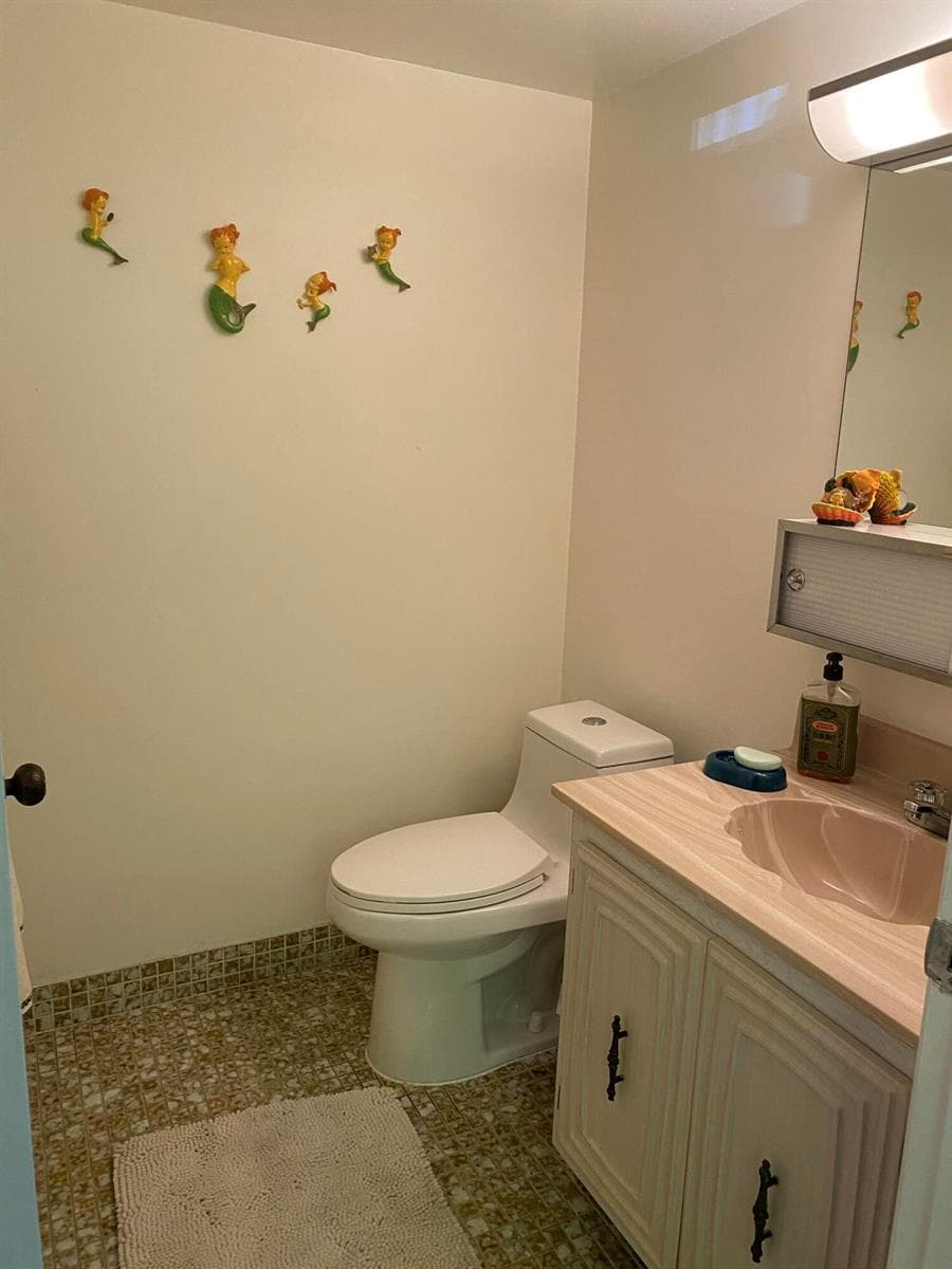 725 Lori Drive # 106, Palm Springs, FL 33461 photo 5