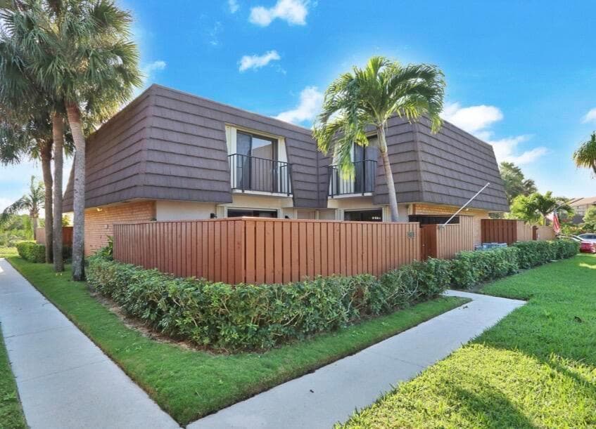 2117 21st Court, Jupiter, FL 33477 photo 2