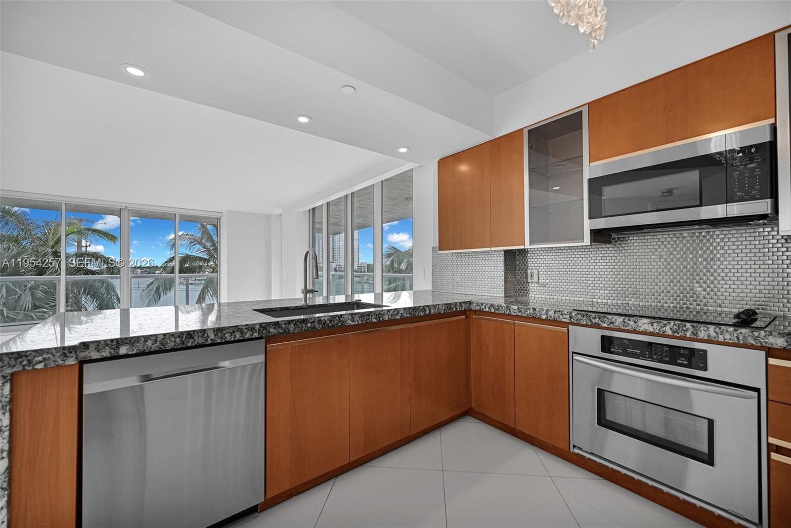 10 VENETIAN WAY # 404, Miami Beach, FL 33139 photo 5