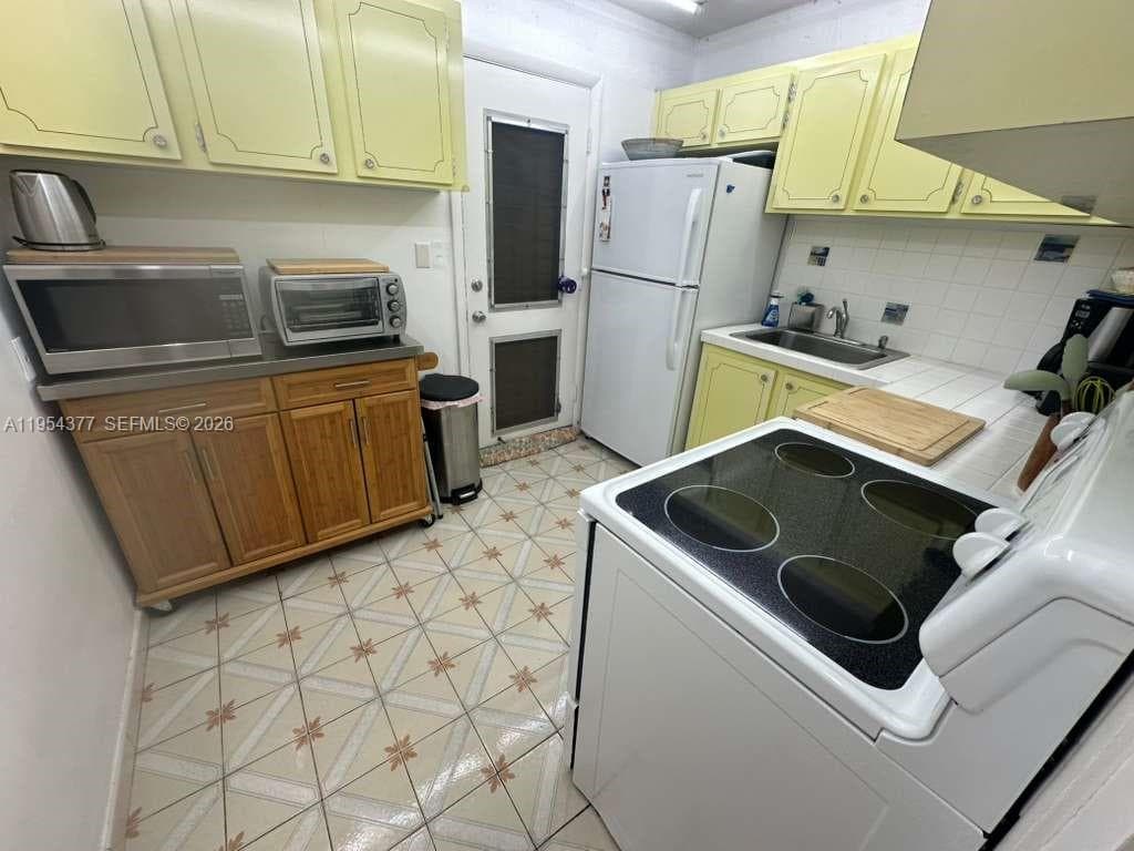 17001 NE 13th Ave # 314, Miami, FL 33162 photo 5