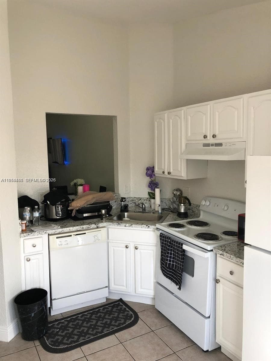 27 NE 13th Ave # 4, Homestead, FL 33033 photo 4