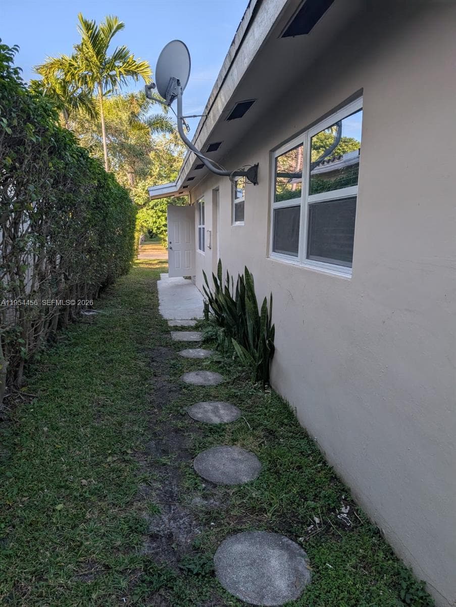 1118-1120 NW 2nd Ave, Fort Lauderdale, FL 33311 photo 2