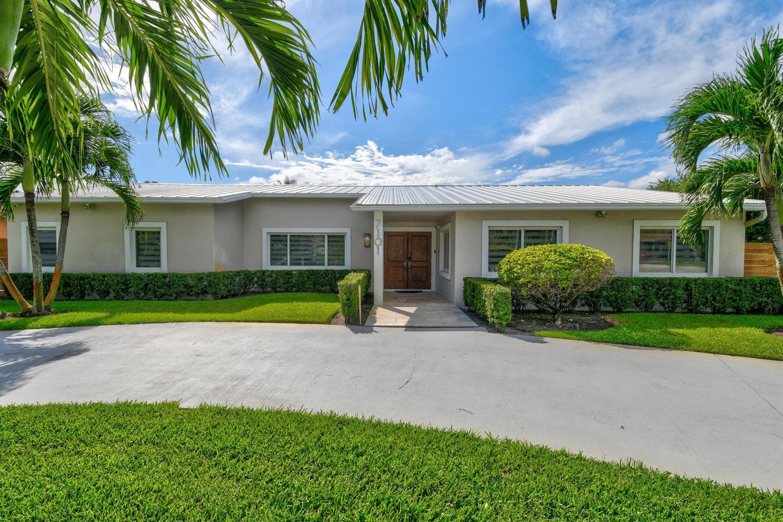 7101 W Lake Drive, Lake Clarke Shores, FL 33406 photo 2