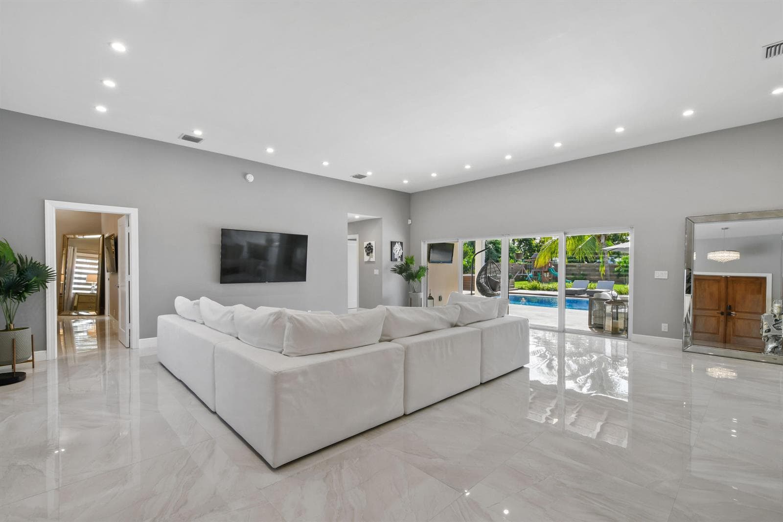 7101 W Lake Drive, Lake Clarke Shores, FL 33406 photo 3