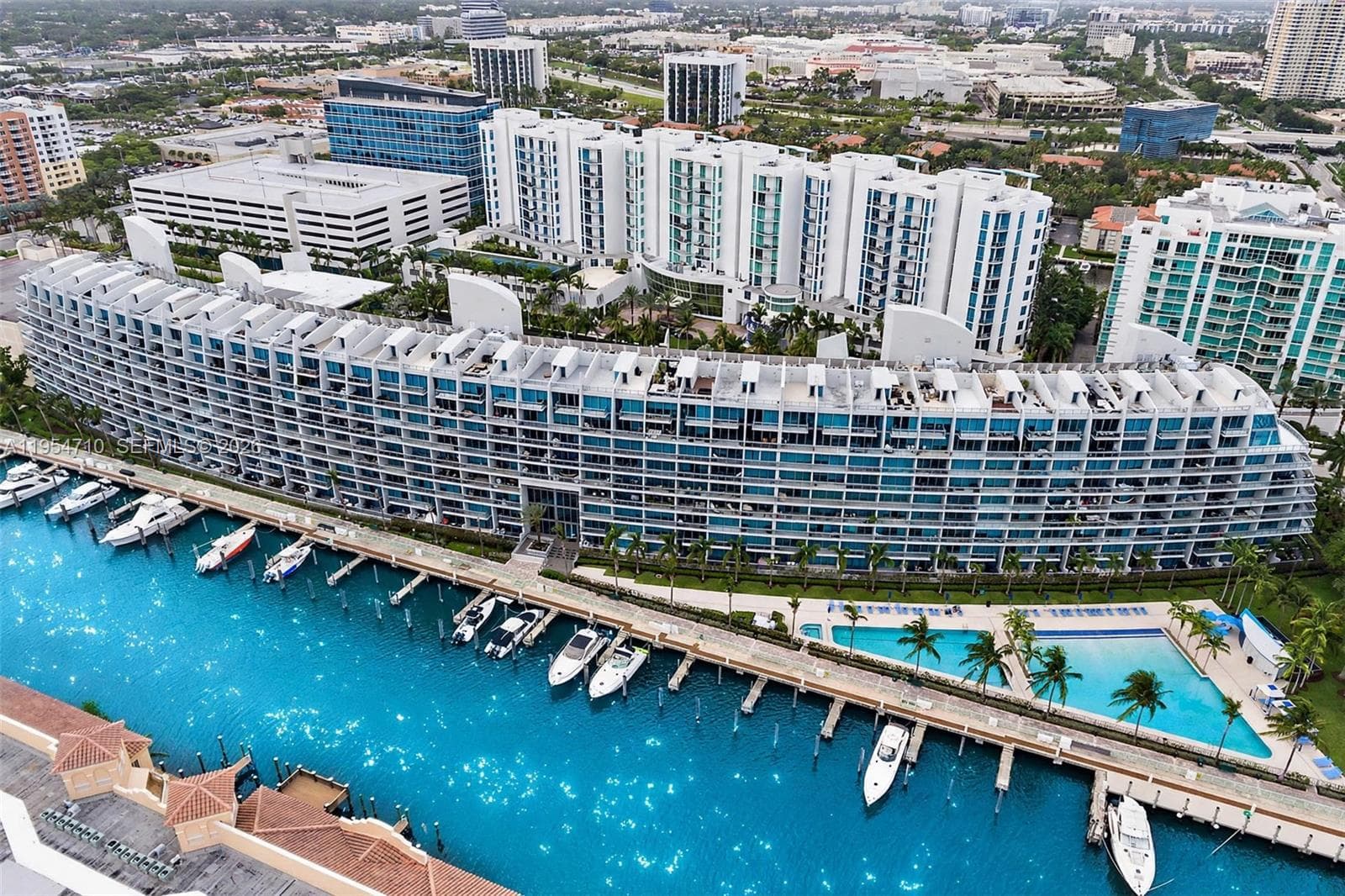 2950 NE 188th St # 302, Aventura, FL 33180 photo 3