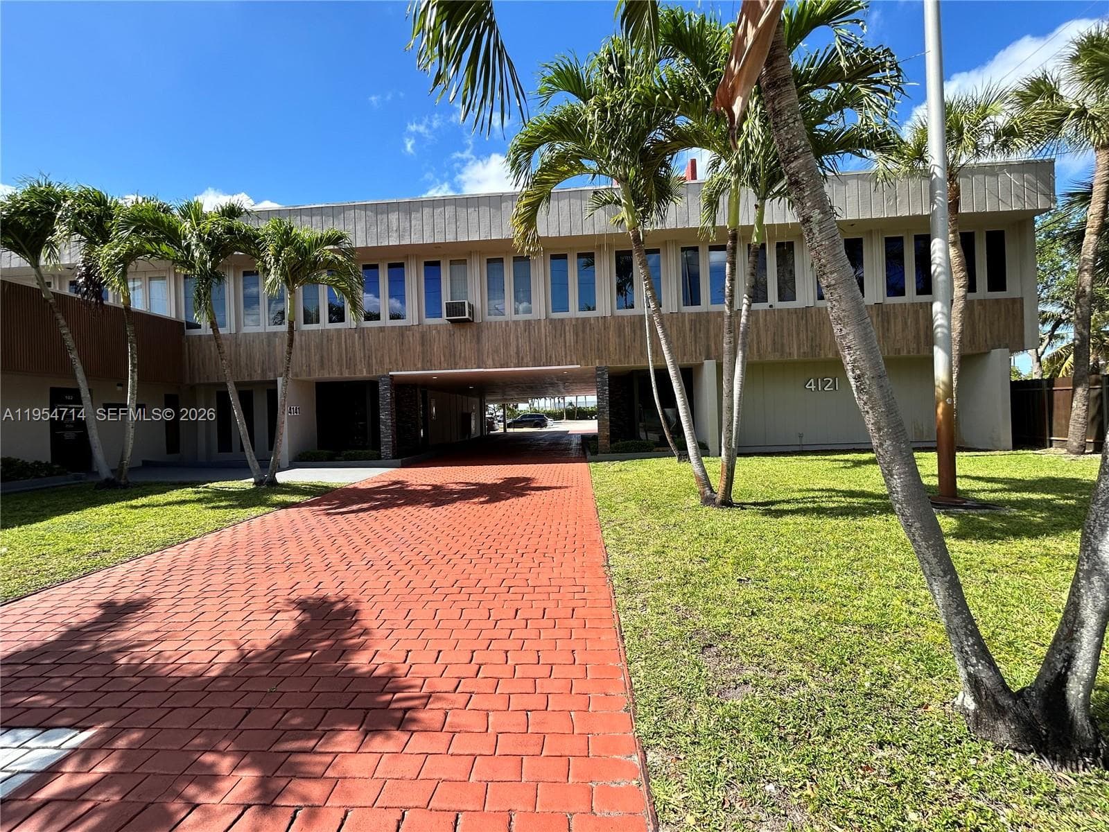 4121 NW 5th St # 100, Plantation, FL 33317