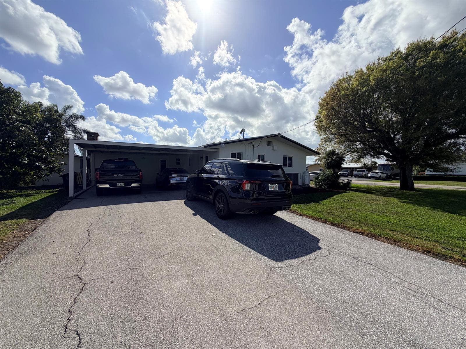 955 NW 4th St Street, Belle Glade, FL 33430 photo 3