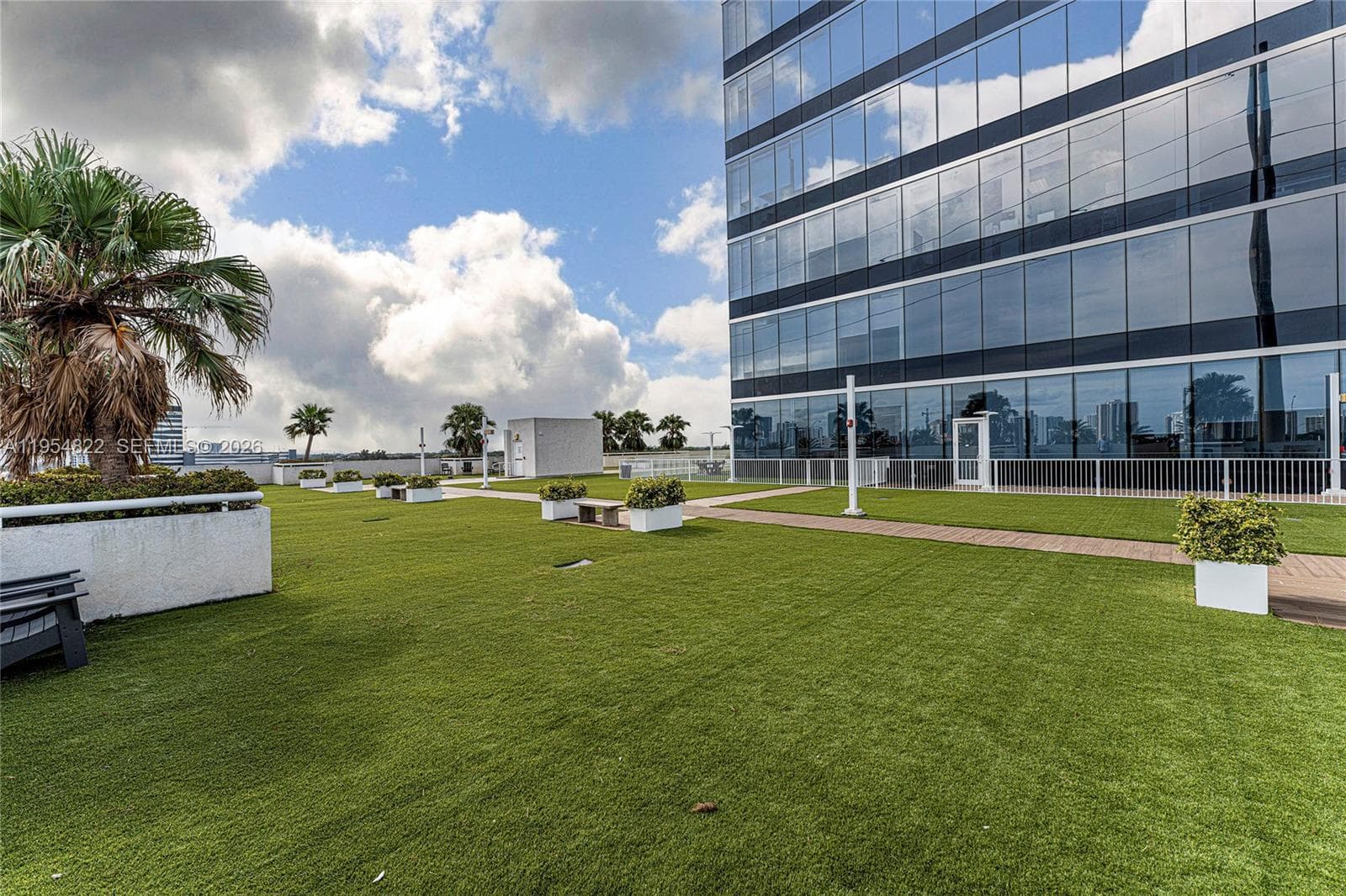20200 W Dixie Hwy # 903, Miami, FL 33180 photo 2