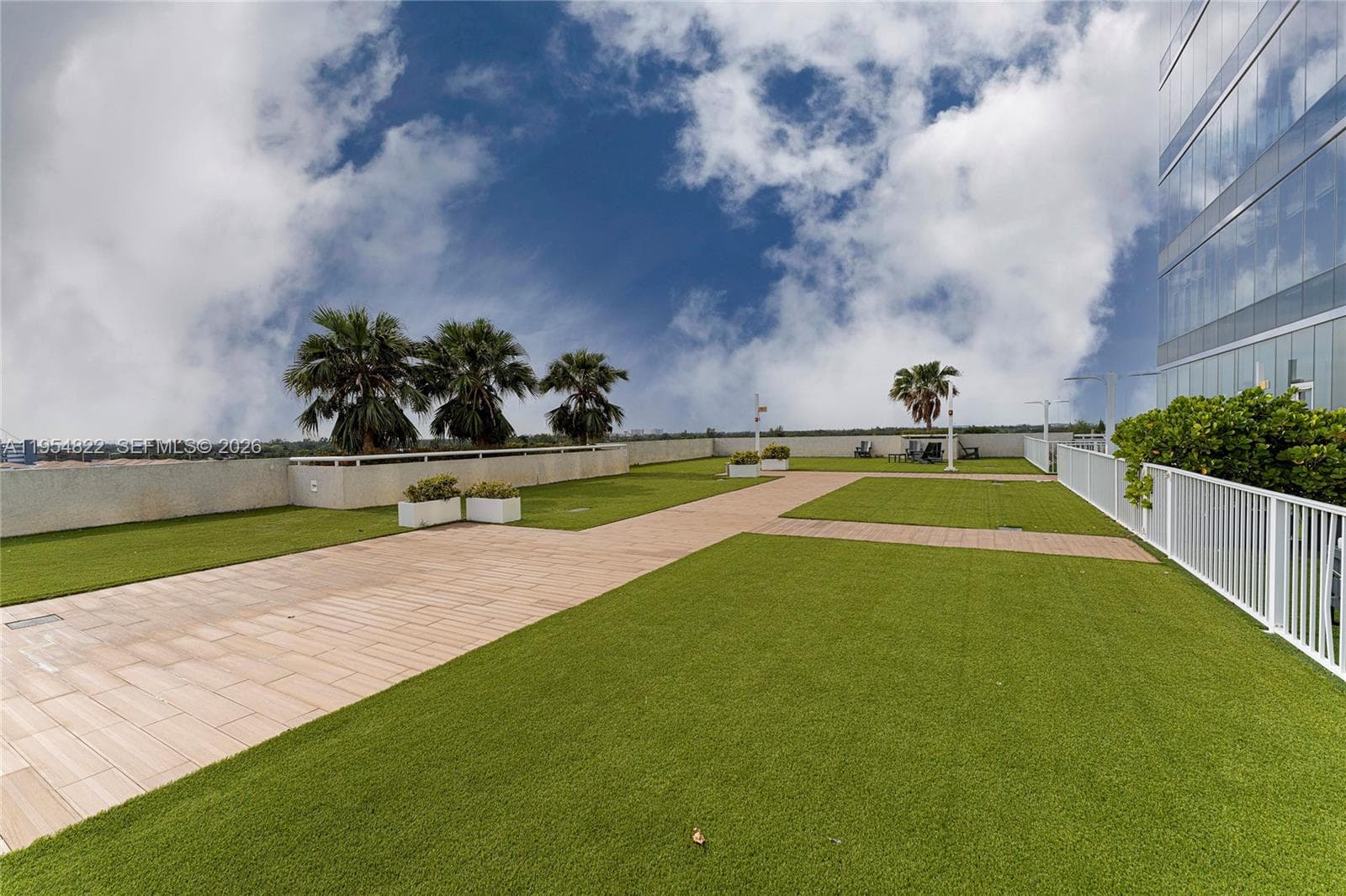 20200 W Dixie Hwy # 903, Miami, FL 33180 photo 3