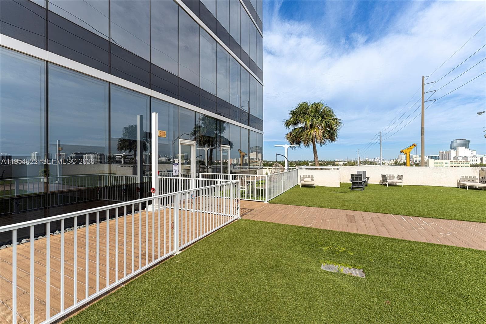 20200 W Dixie Hwy # 903, Miami, FL 33180 photo 4