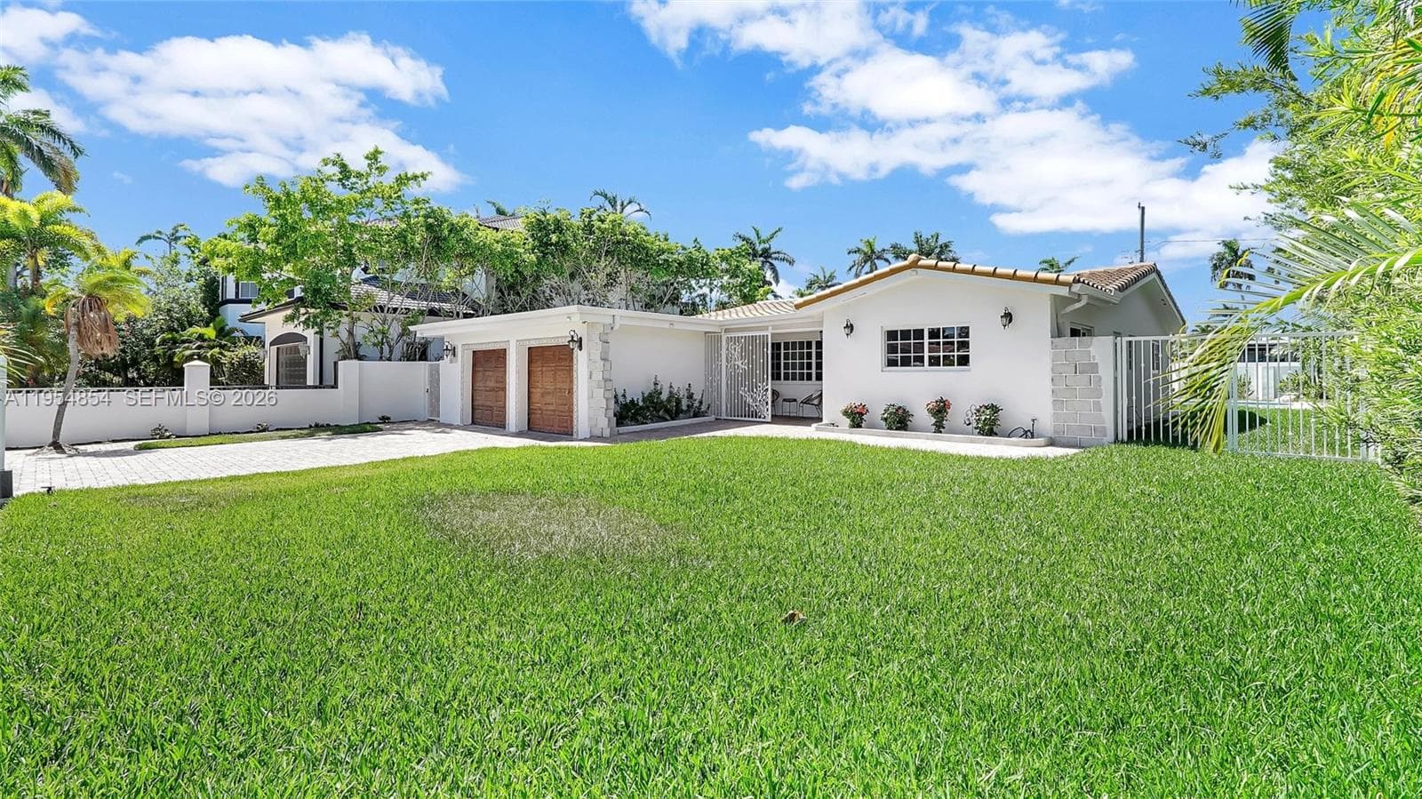 1311 Pierce St, Hollywood, FL 33019 photo 3